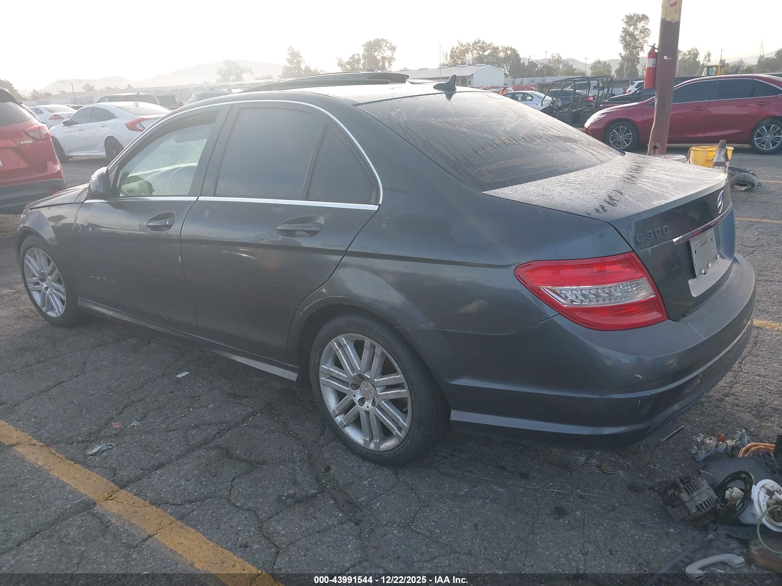 MERCEDES-BENZ C image 3