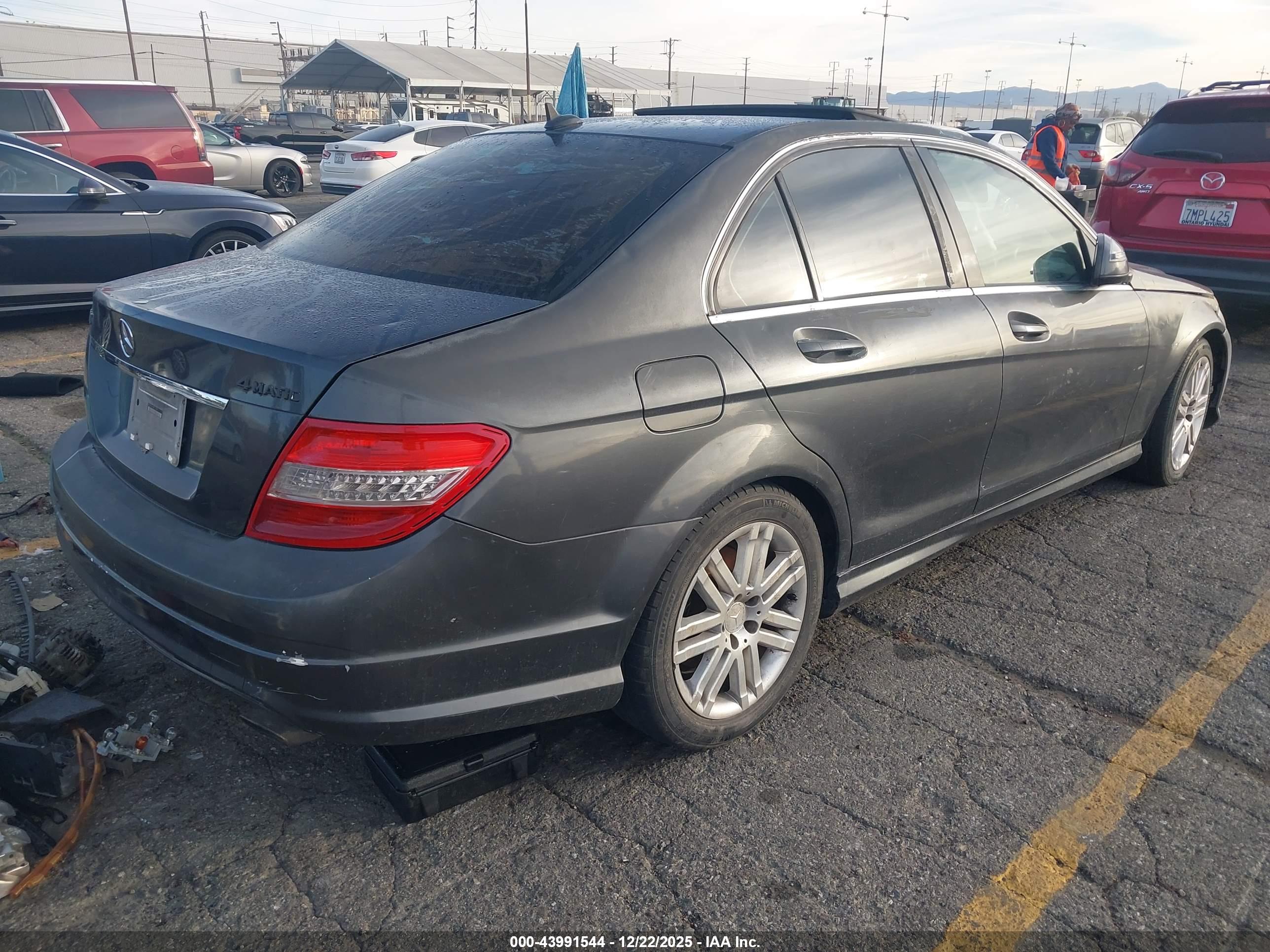 MERCEDES-BENZ C image 4