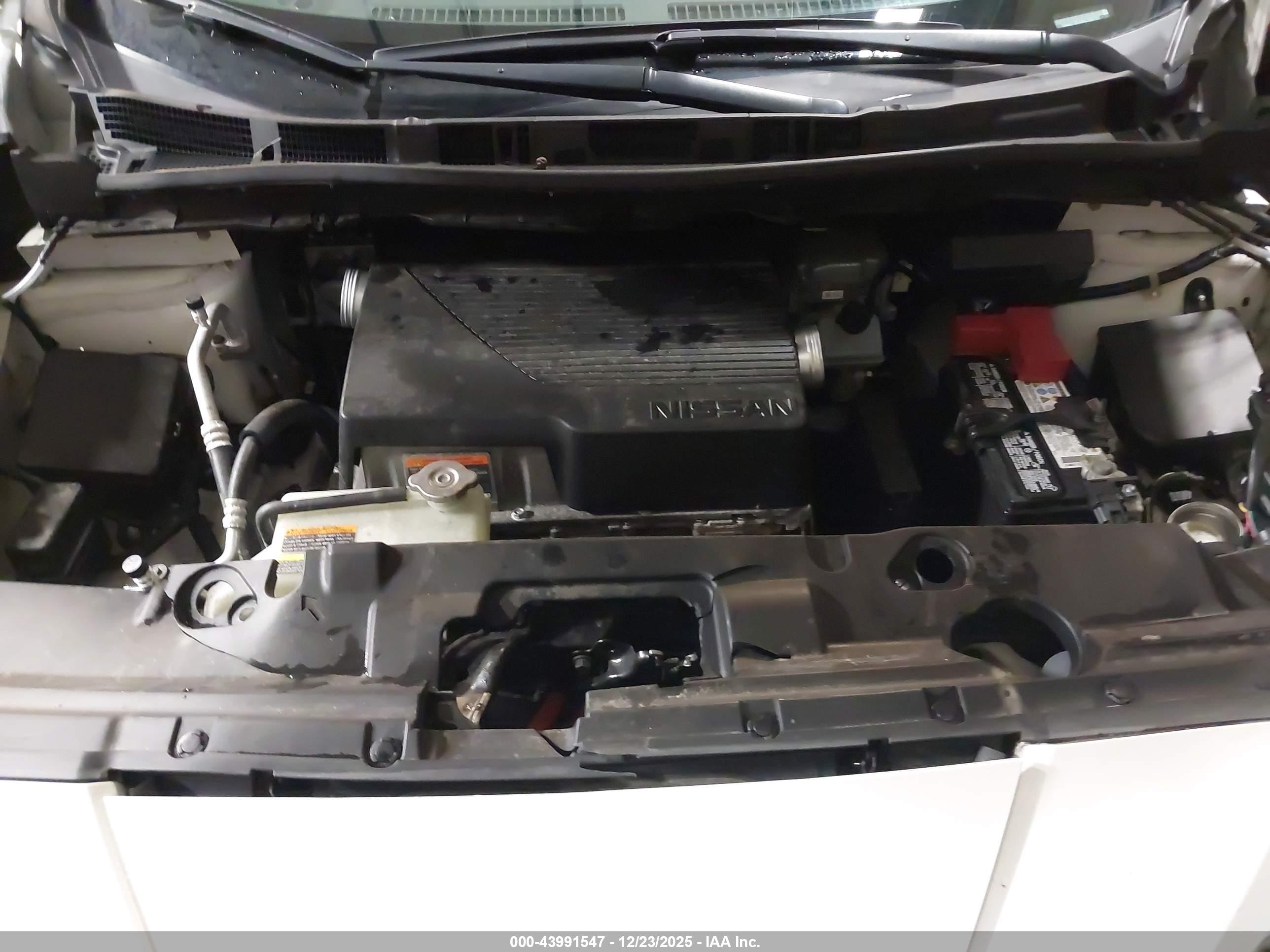 NISSAN LEAF image 10