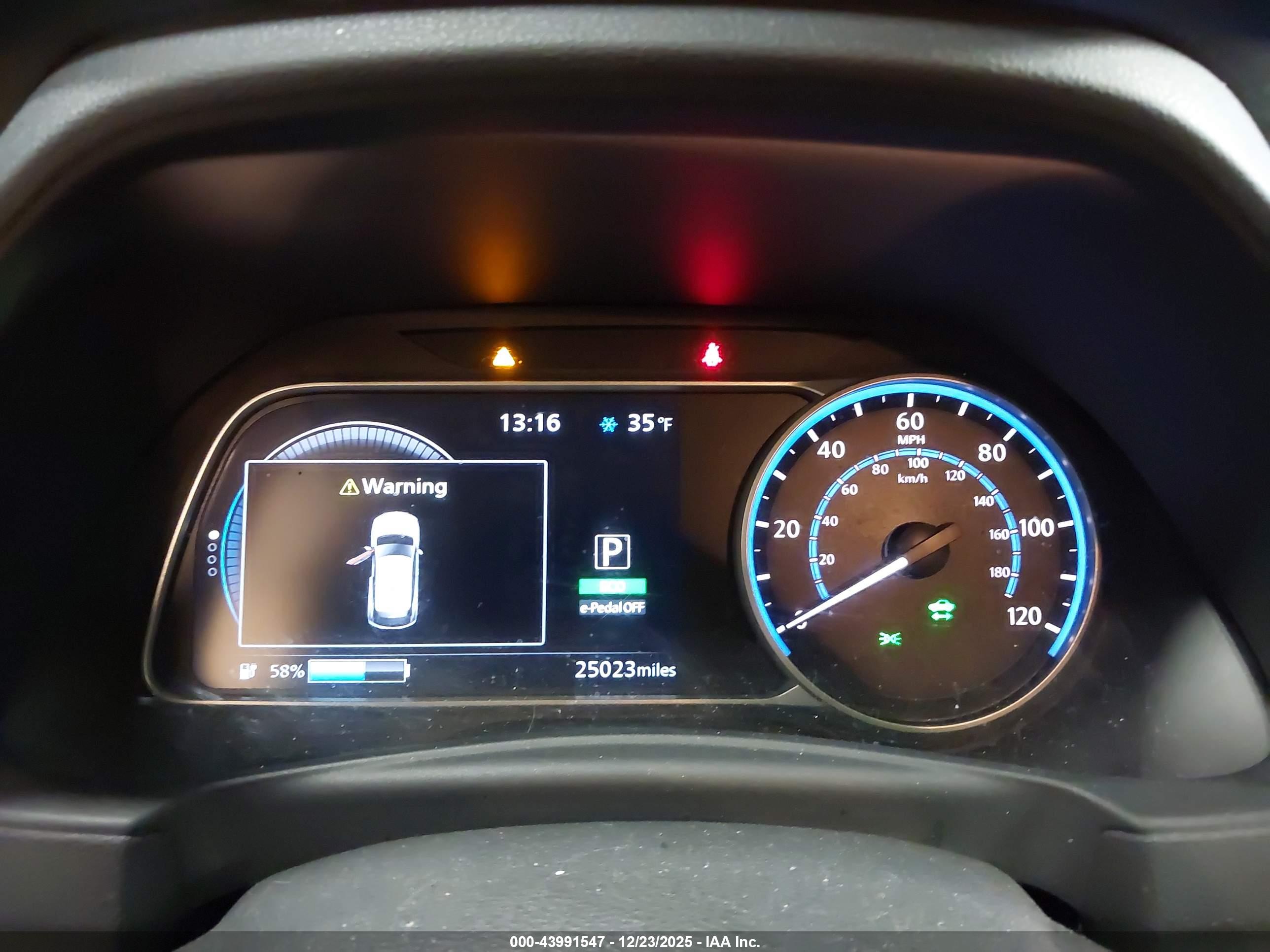 NISSAN LEAF image 7