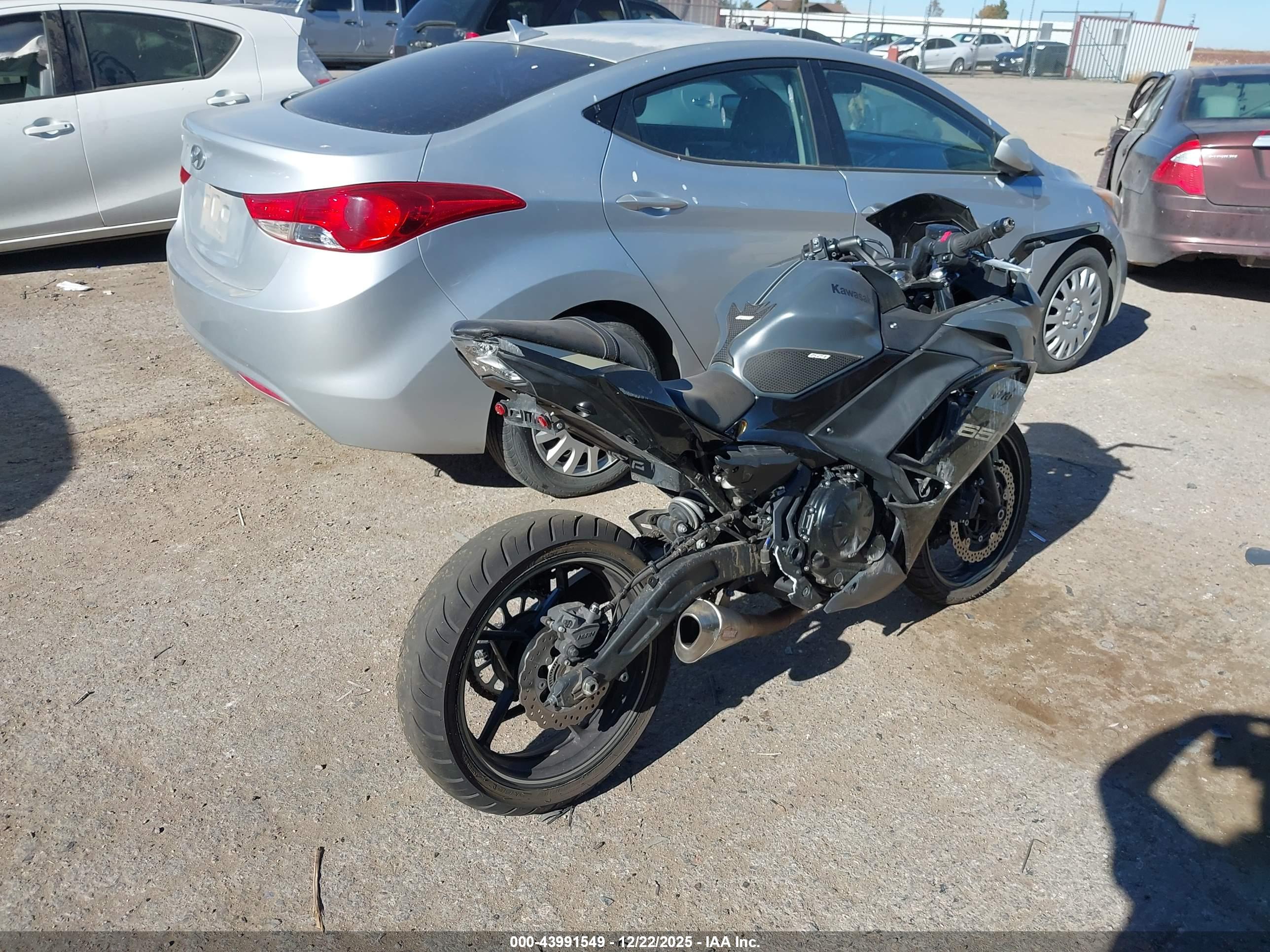 KAWASAKI EX650 image 4