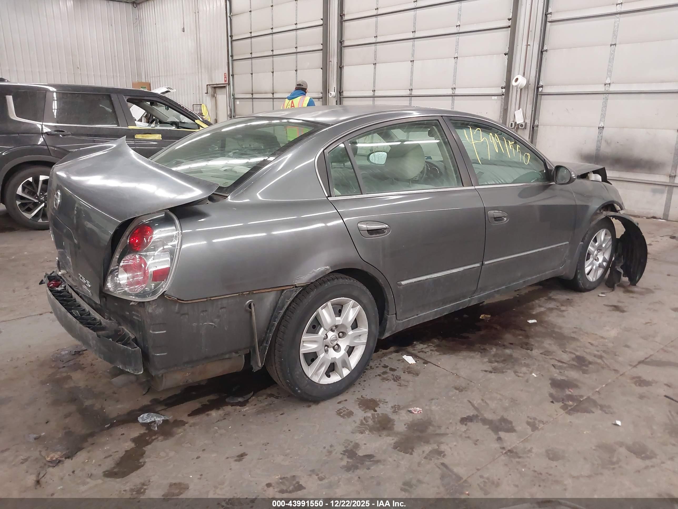 NISSAN ALTIMA image 4