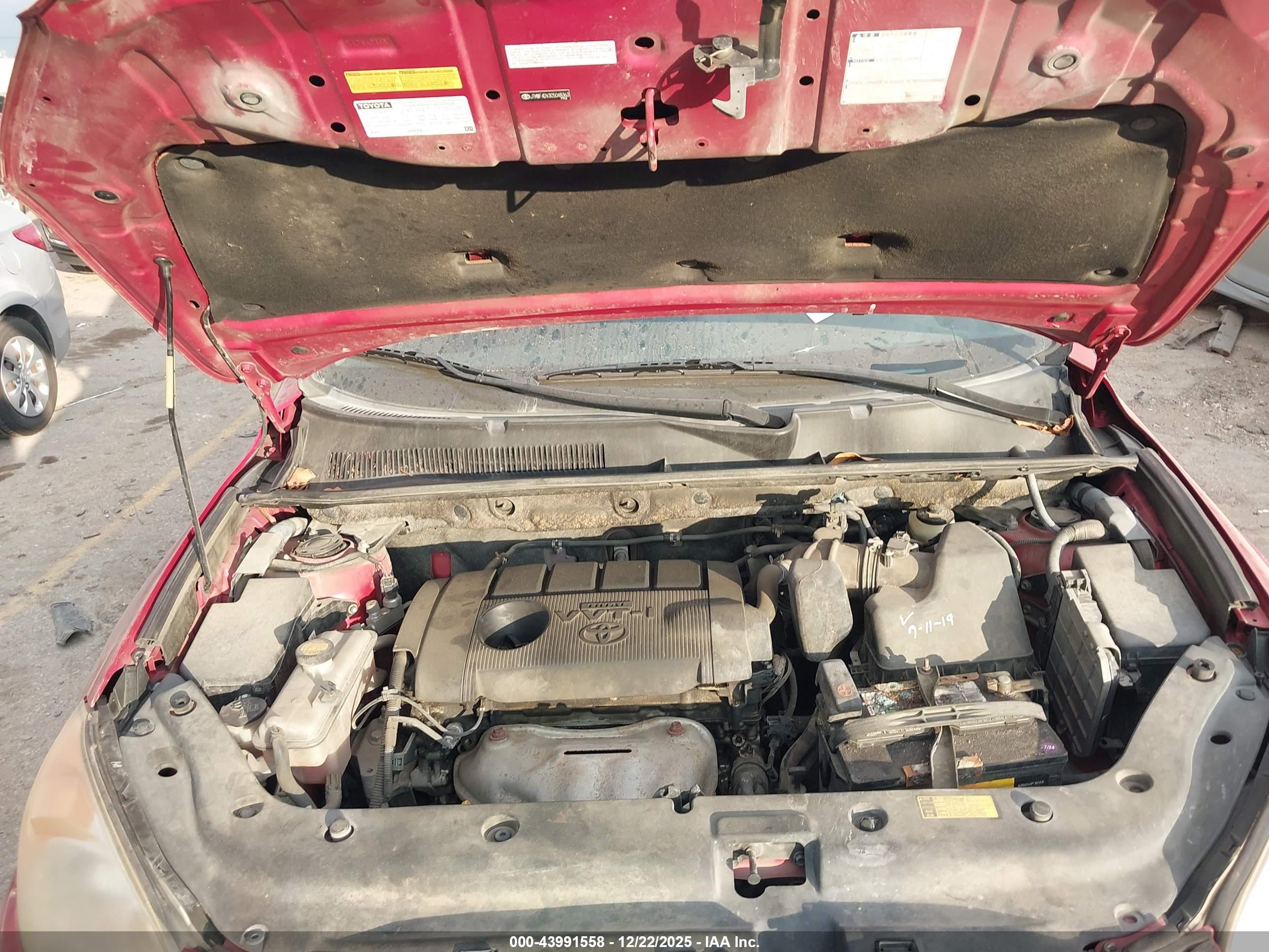 TOYOTA RAV4 image 10