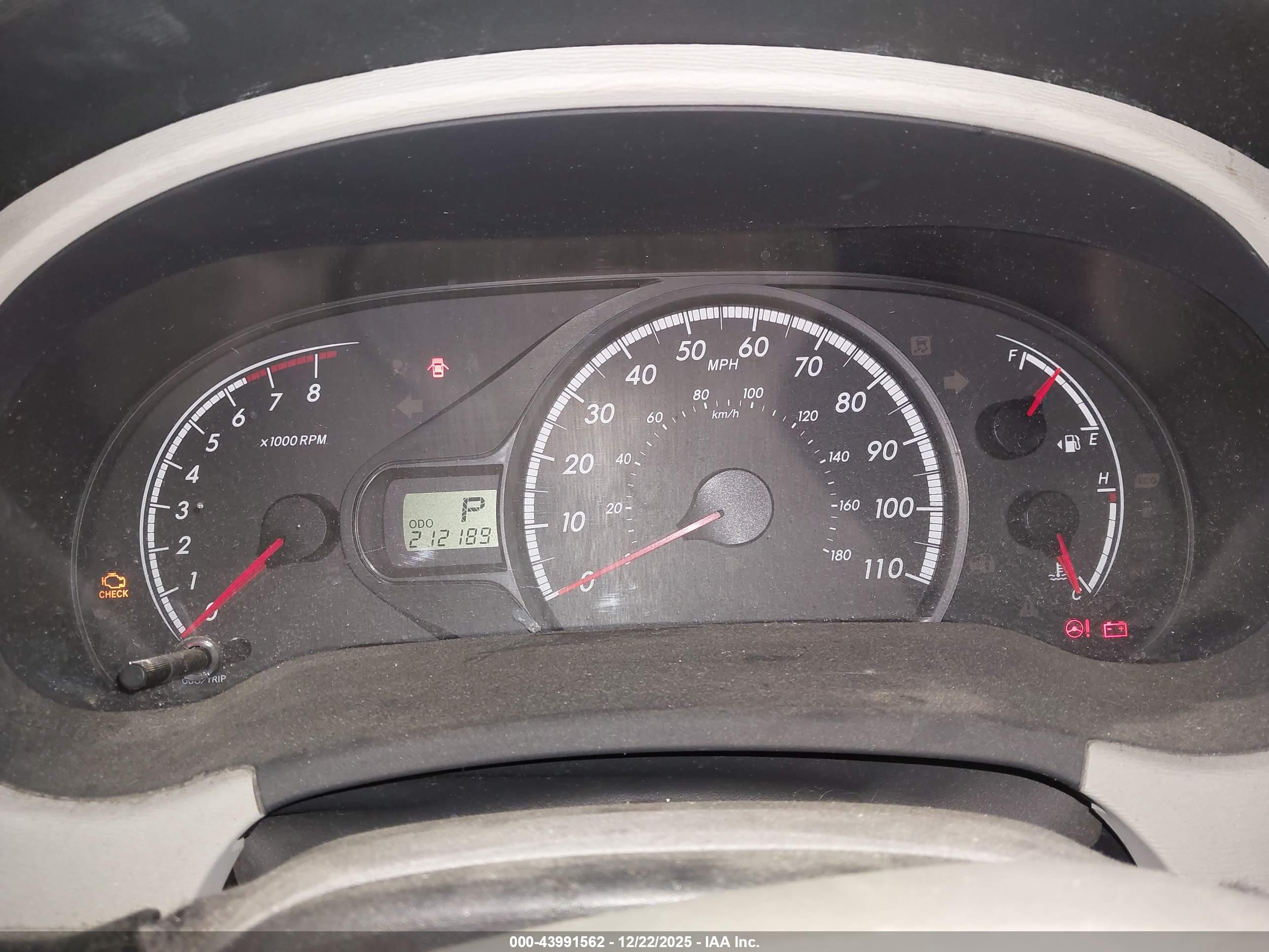 TOYOTA SIENNA image 7