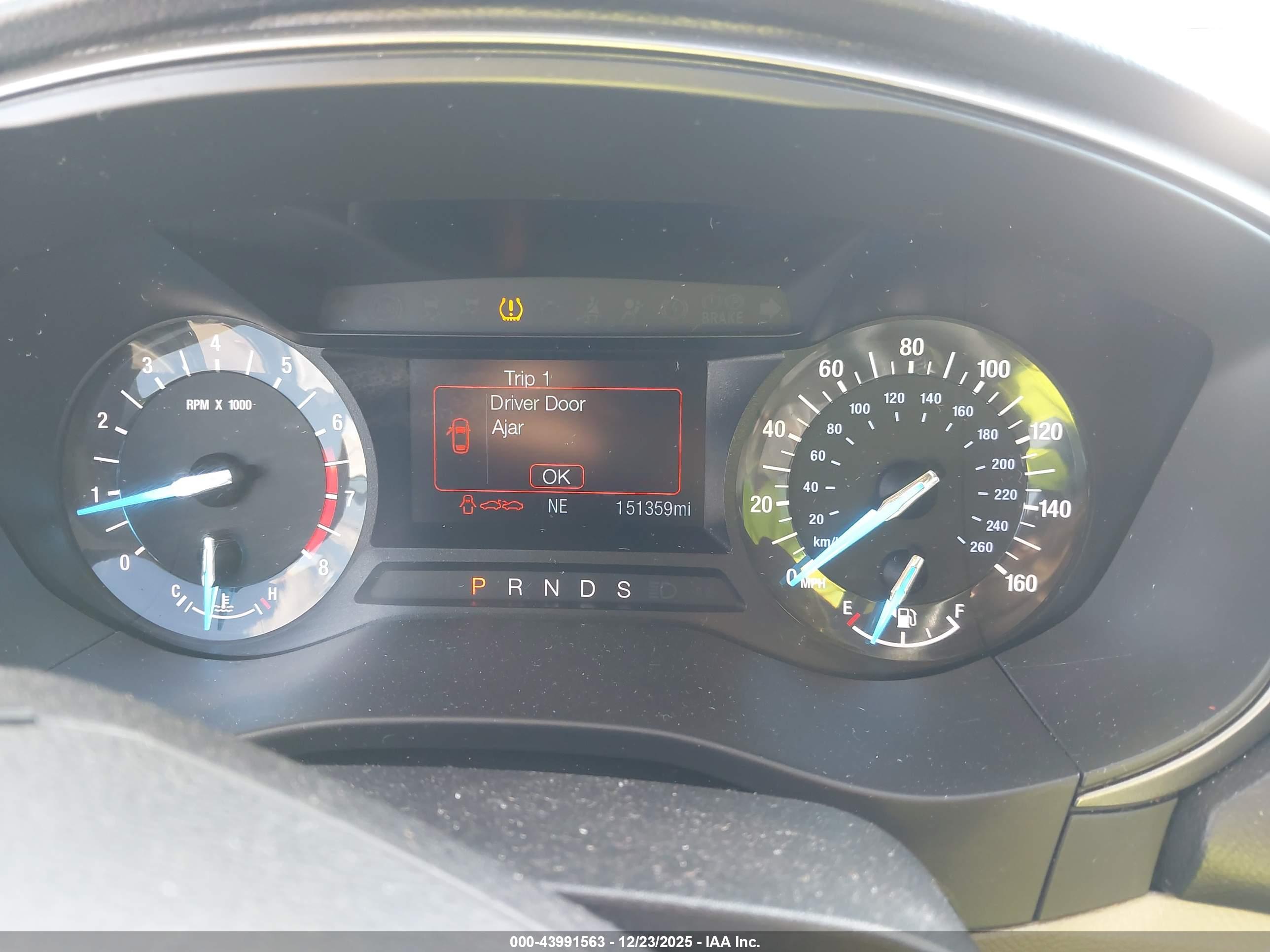 FORD FUSION image 7