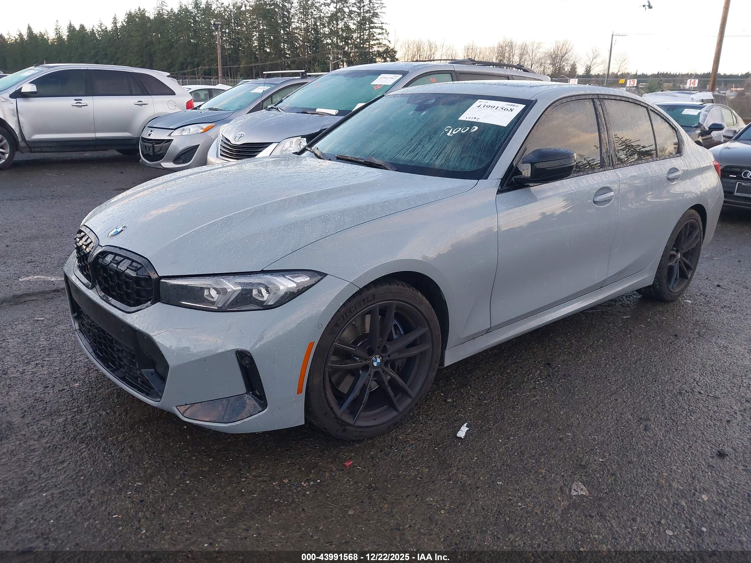 BMW 3 image 2