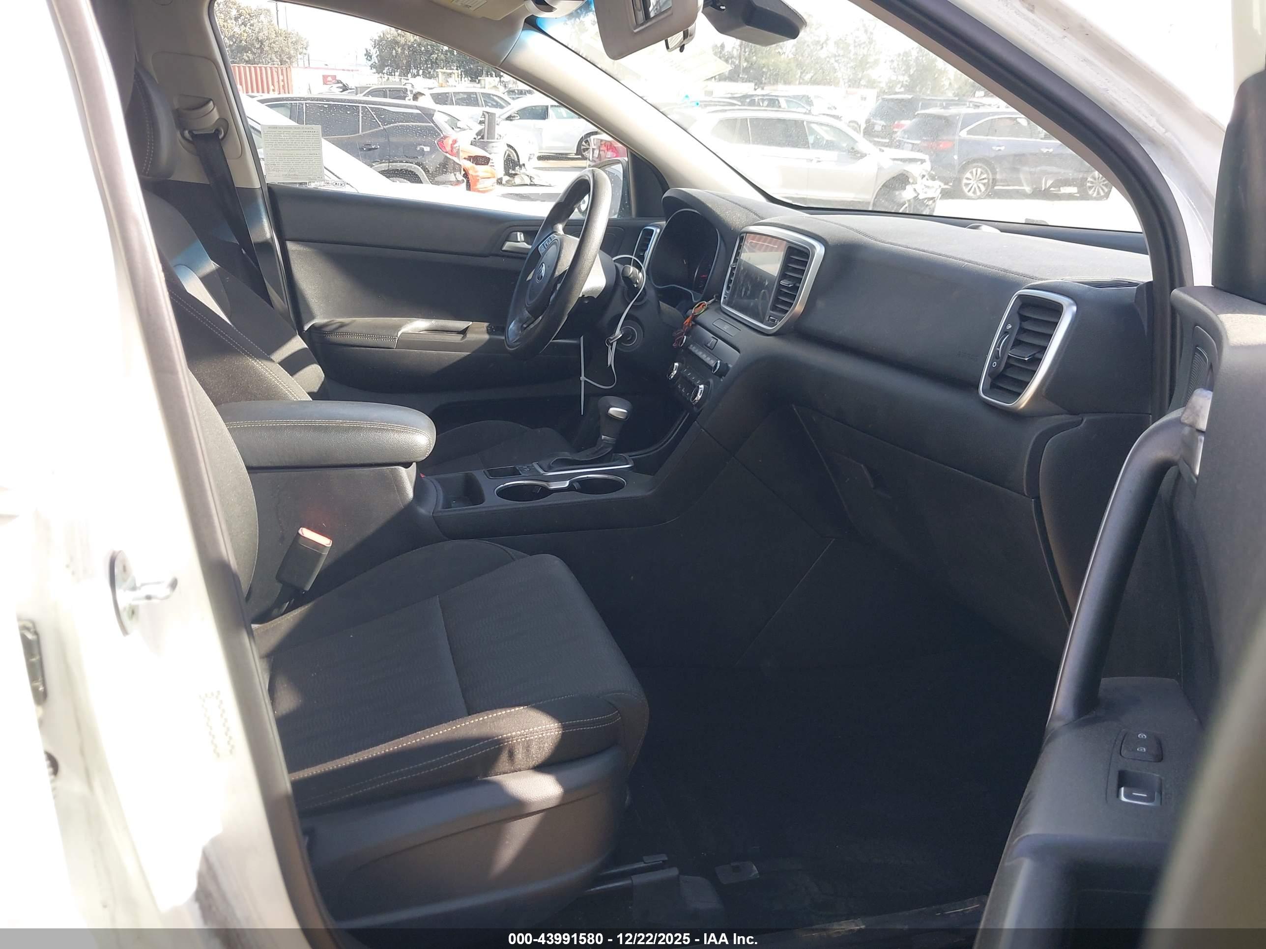 KIA SPORTAGE image 5