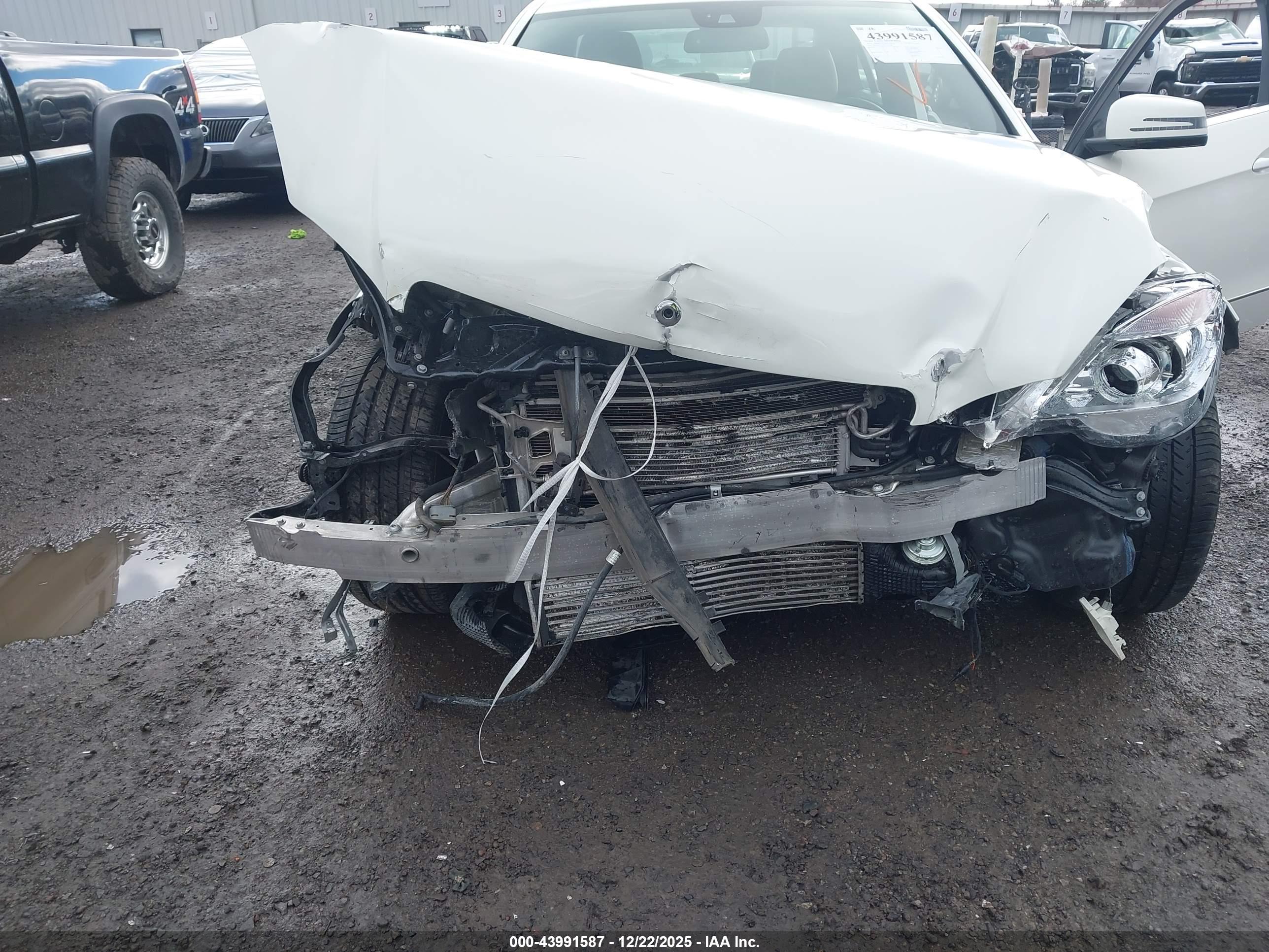 MERCEDES-BENZ E image 6