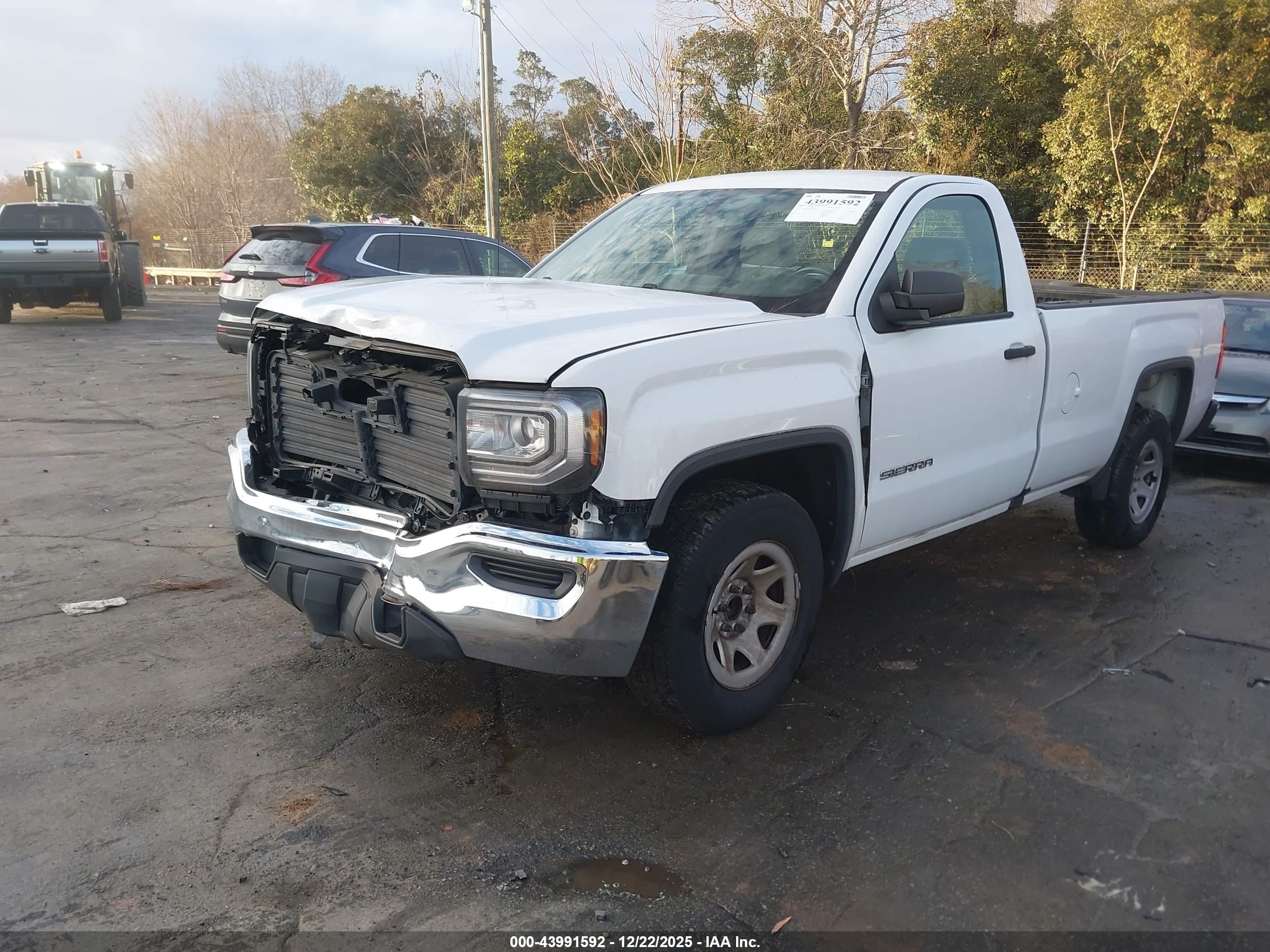 GMC SIERRA image 2