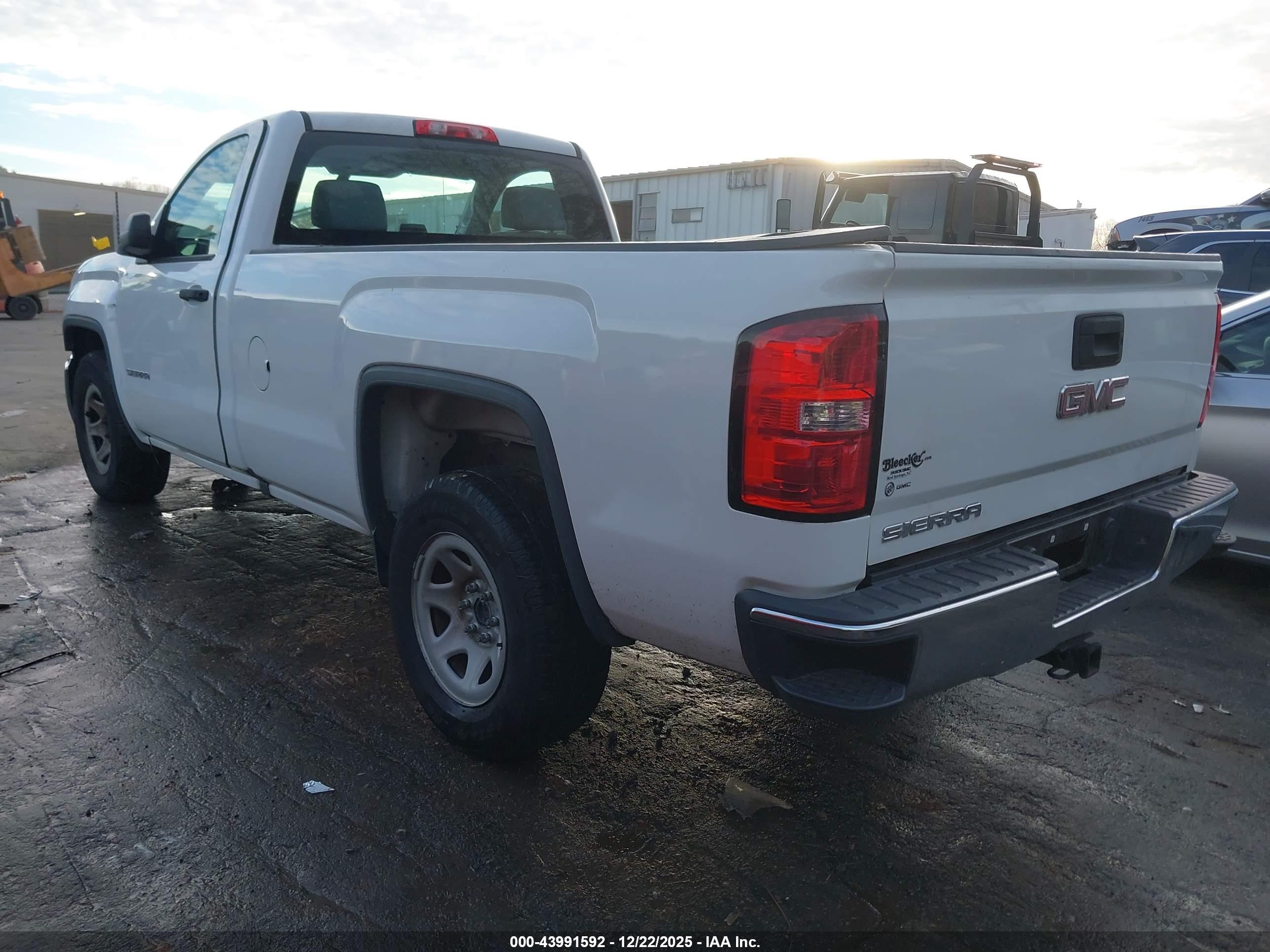 GMC SIERRA image 3