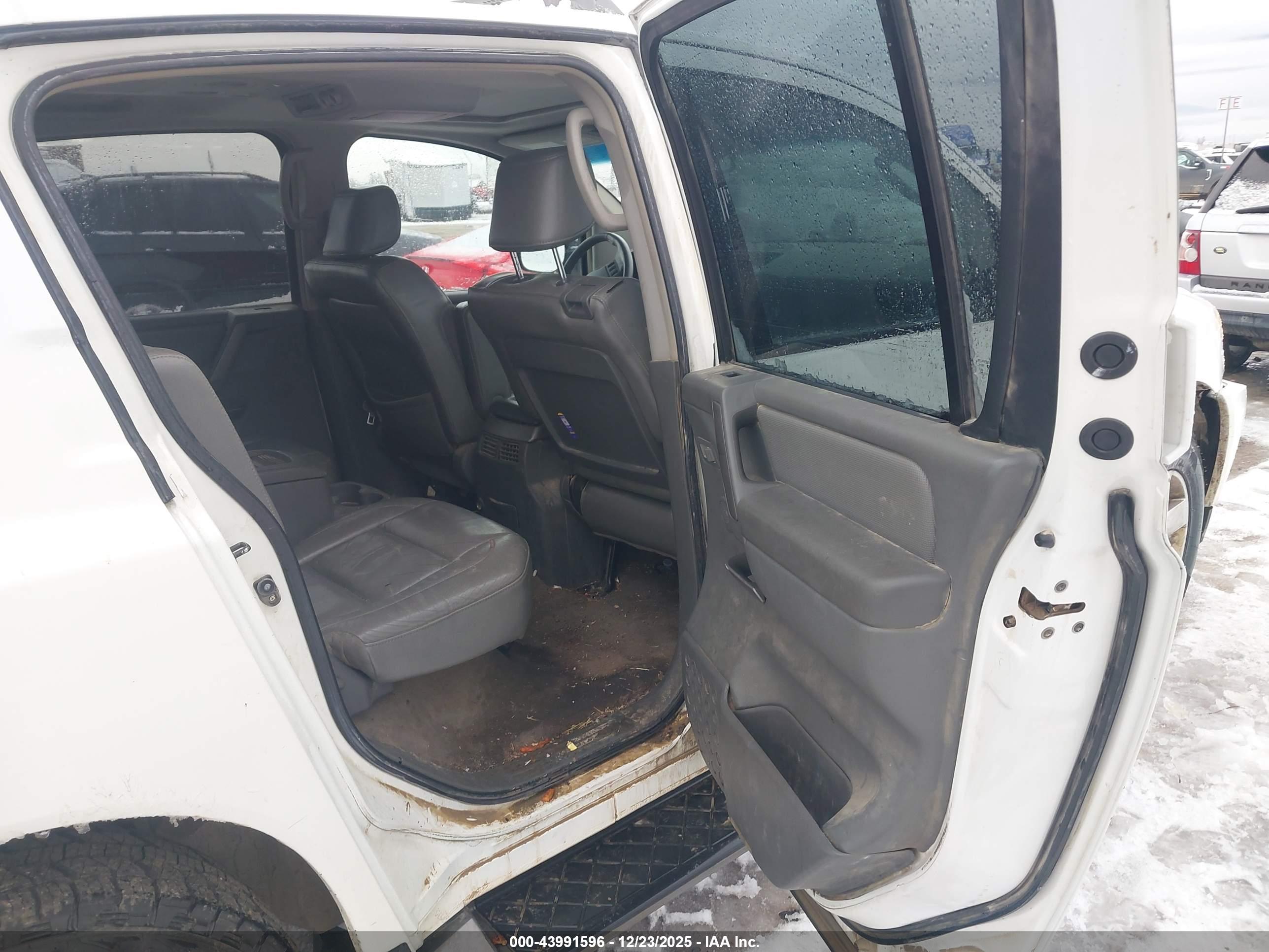 NISSAN ARMADA image 8