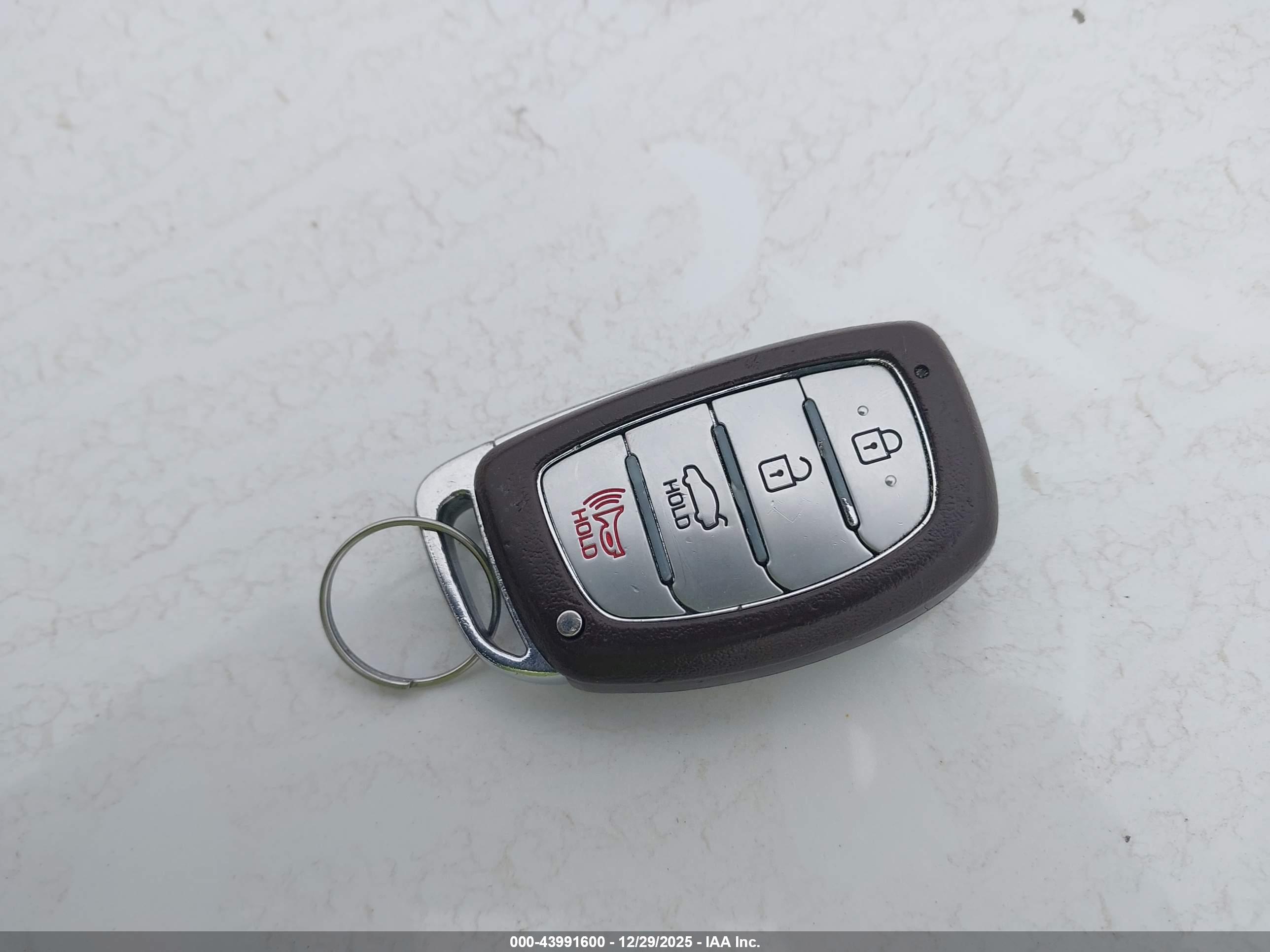 HYUNDAI ELANTRA image 11