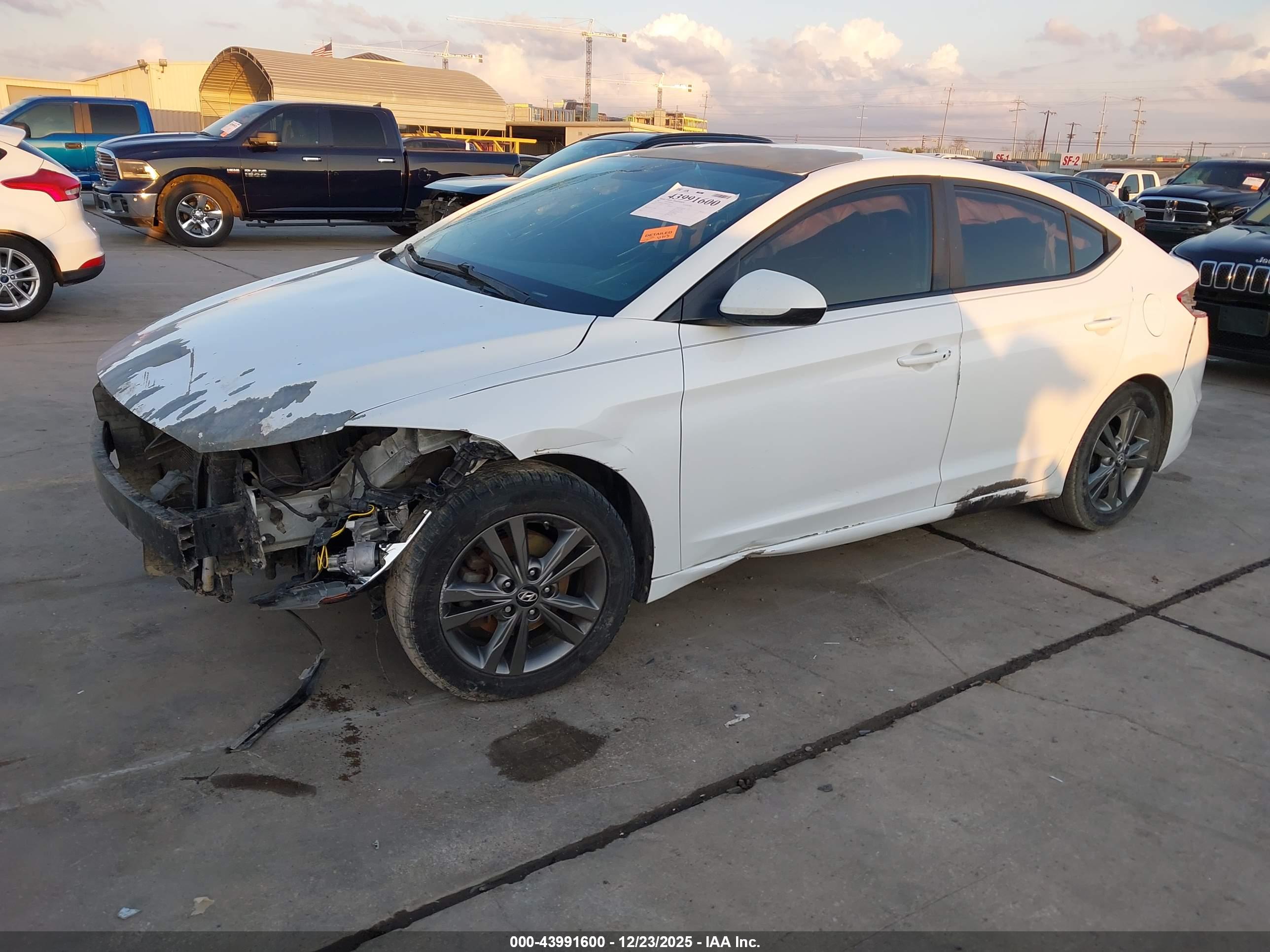 HYUNDAI ELANTRA image 2