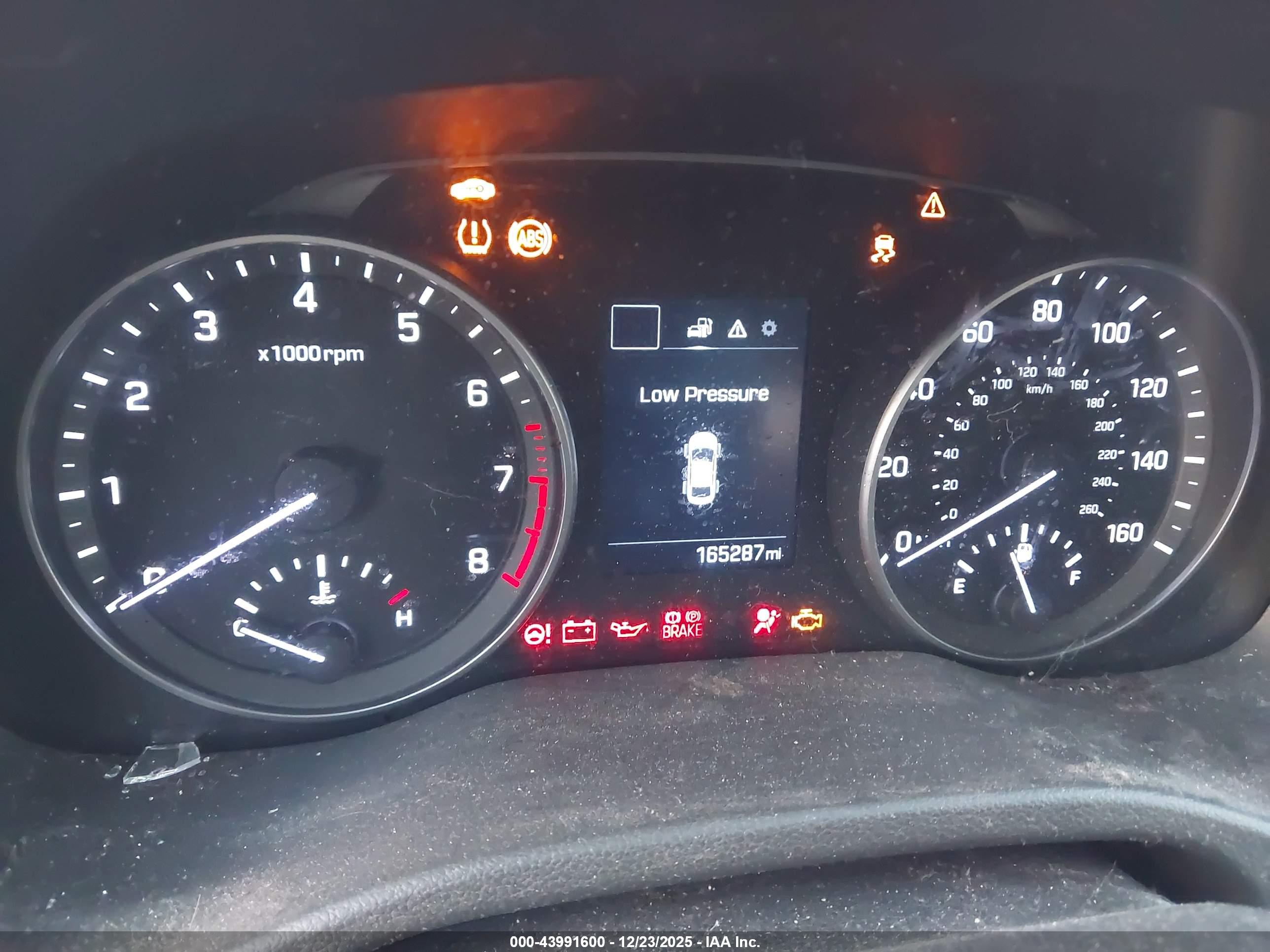 HYUNDAI ELANTRA image 7