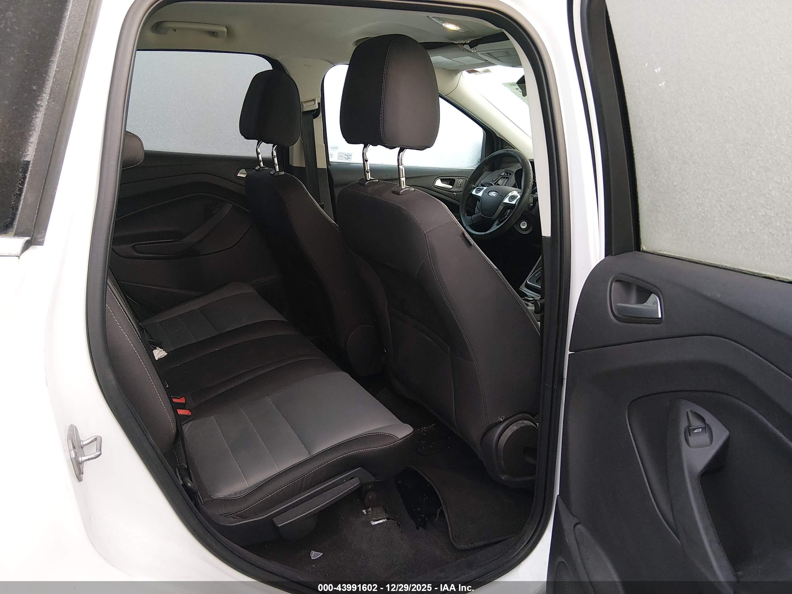 FORD ESCAPE image 8