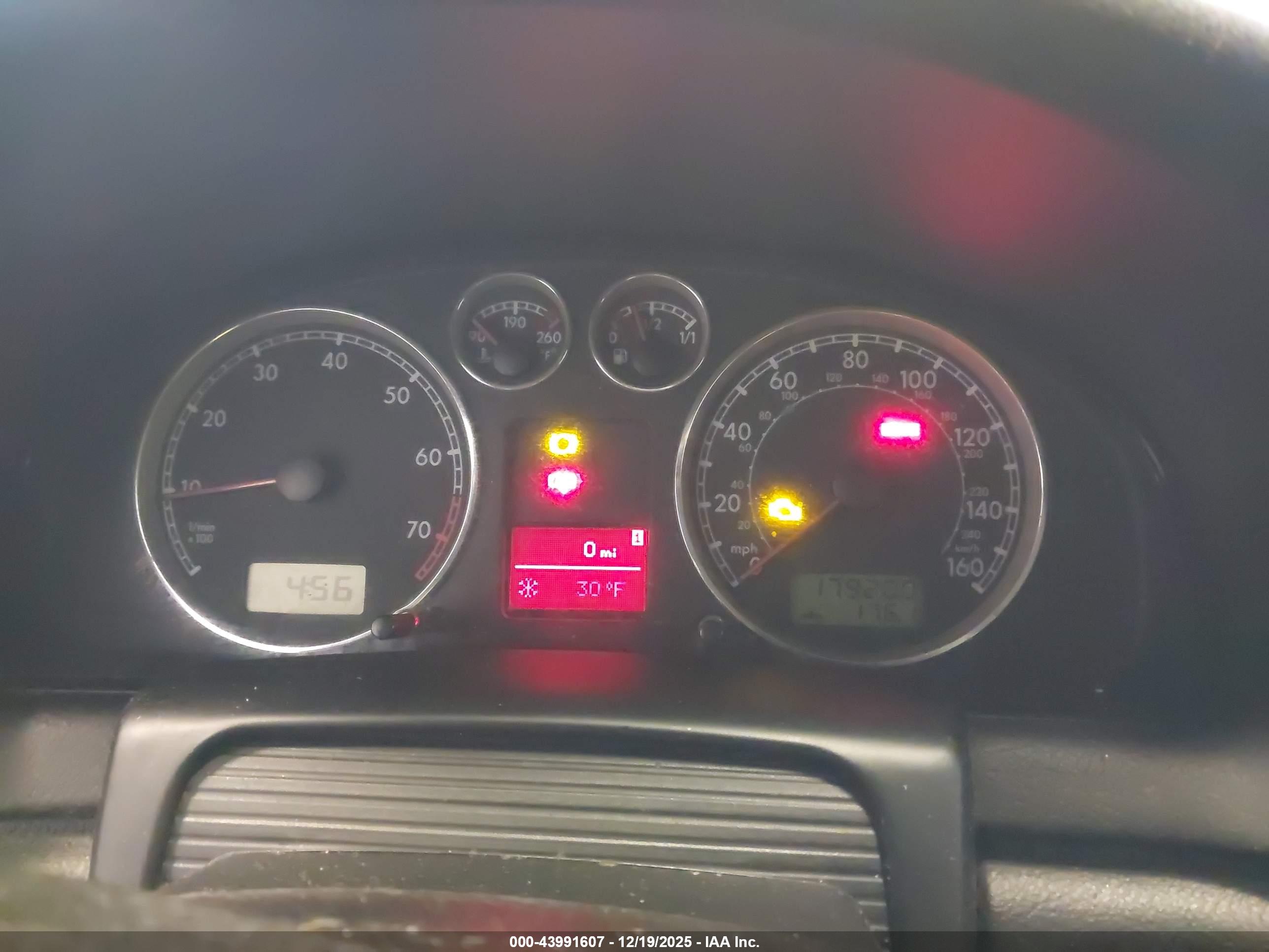 VOLKSWAGEN PASSAT image 7