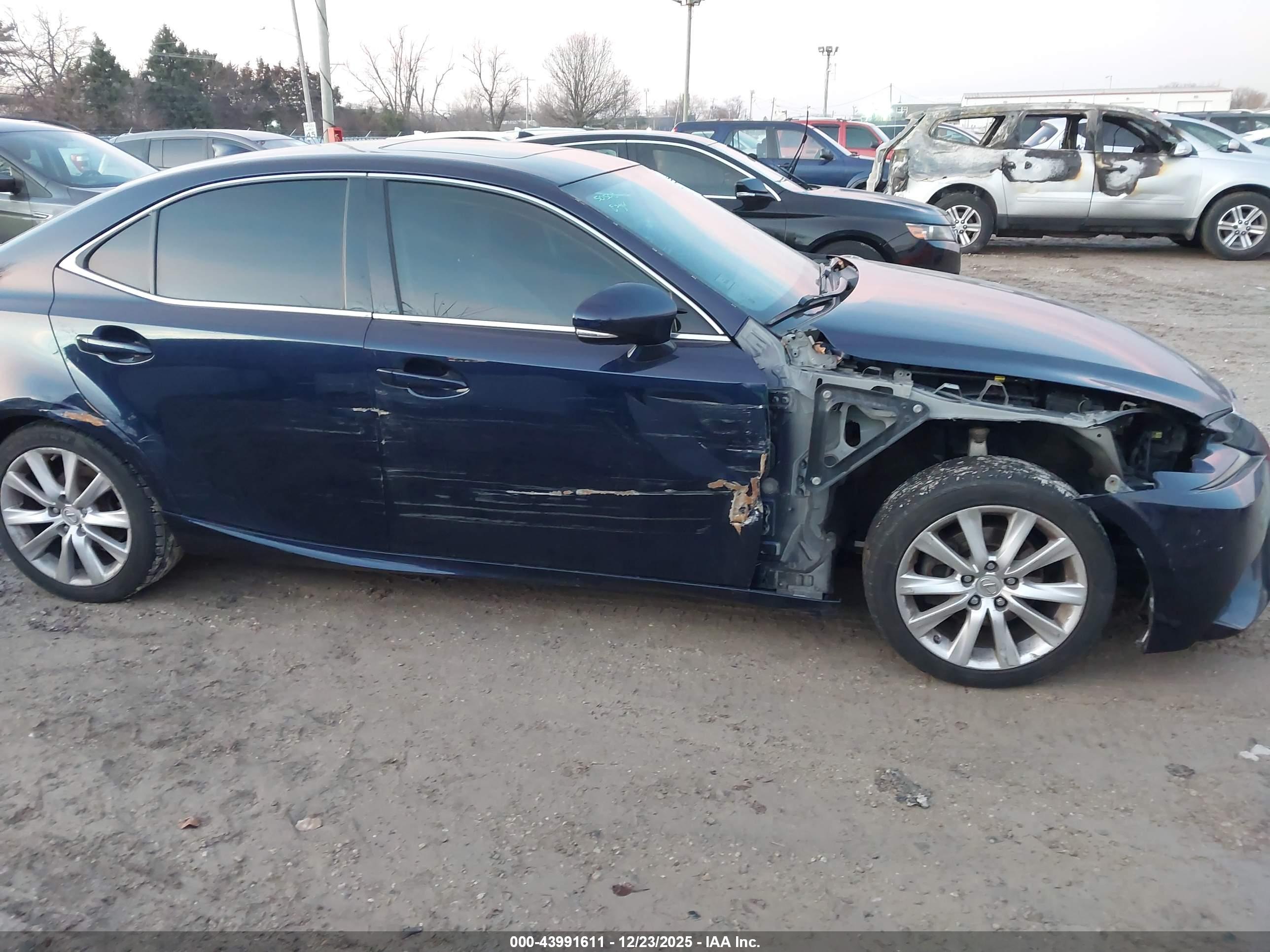 LEXUS IS image 6