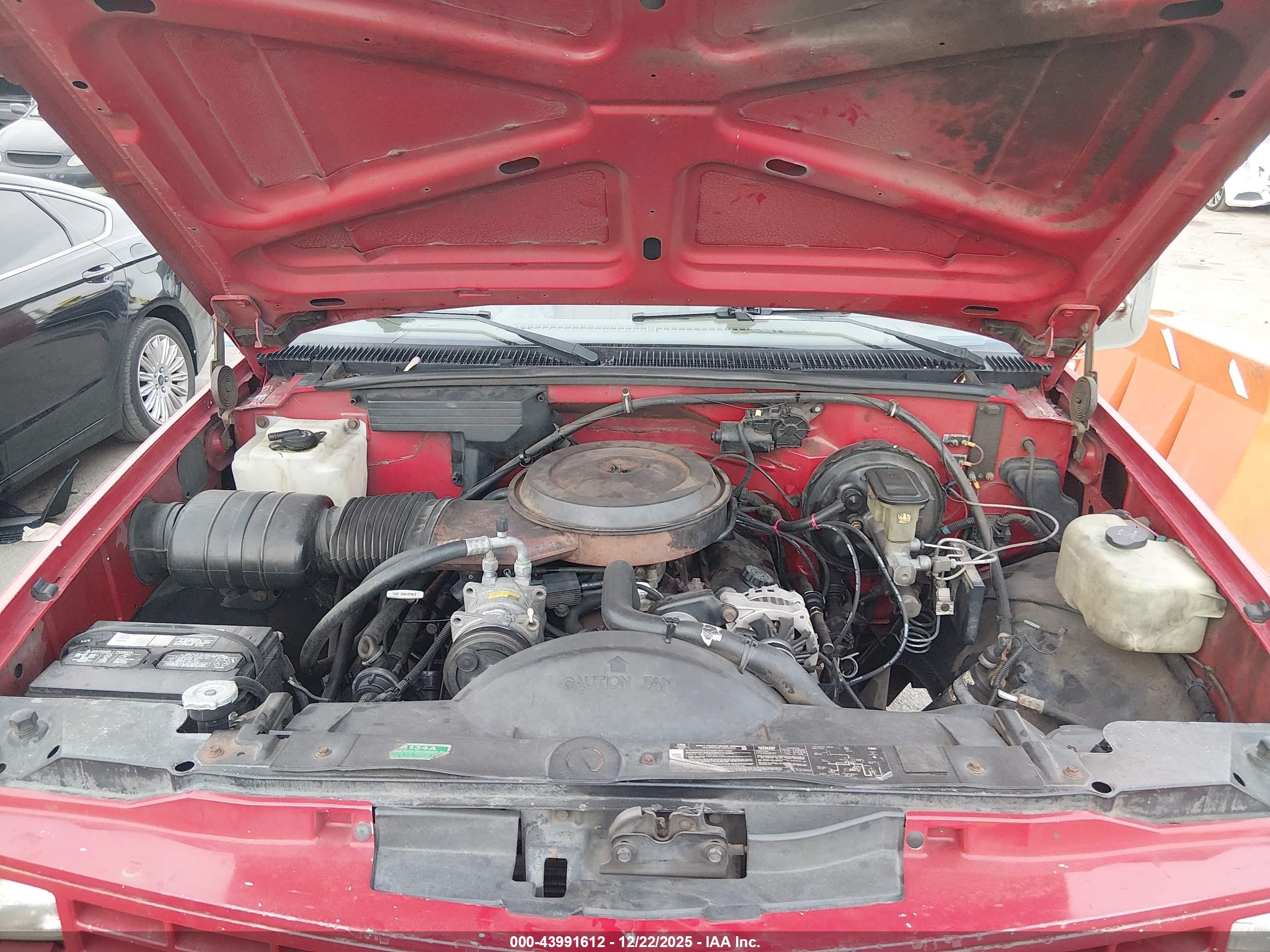 CHEVROLET GMT-400 image 10