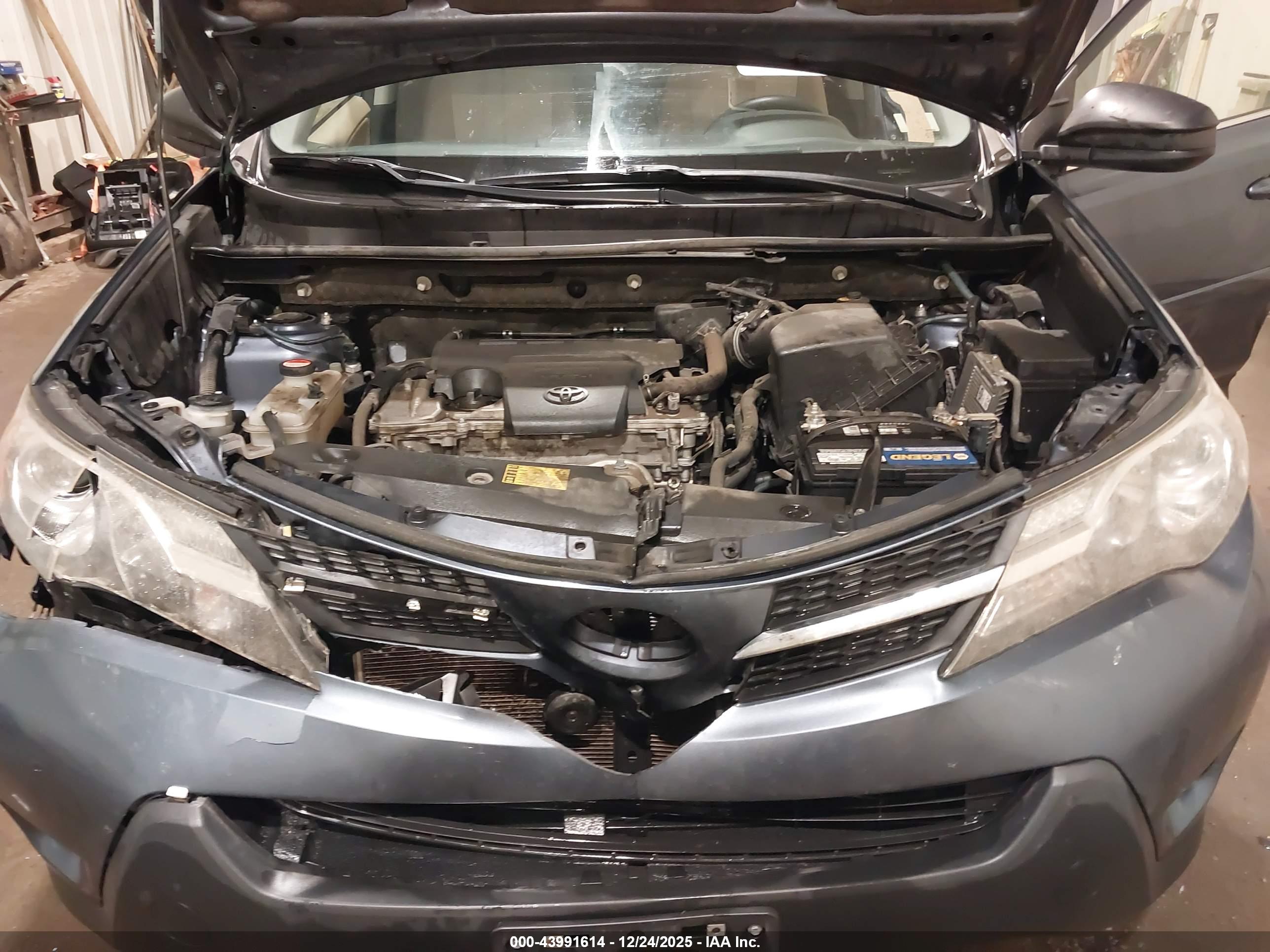 TOYOTA RAV4 image 10