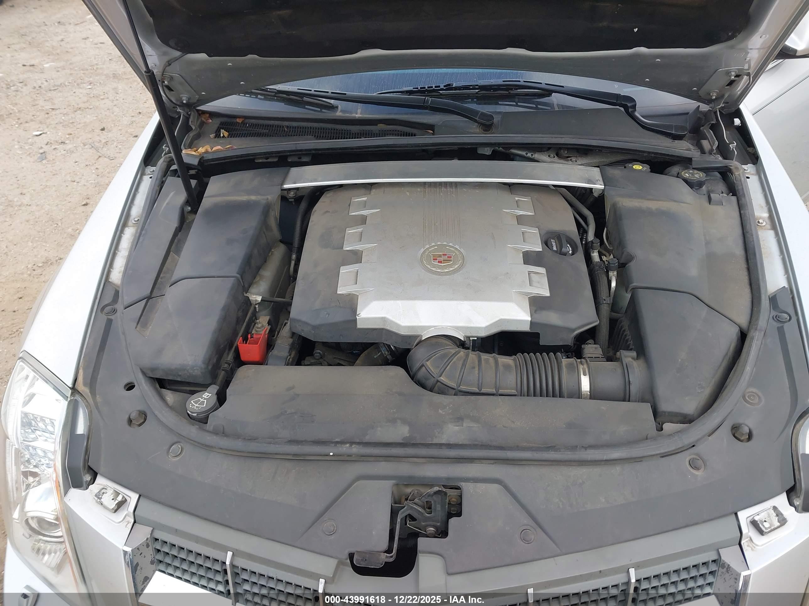 CADILLAC CTS image 10