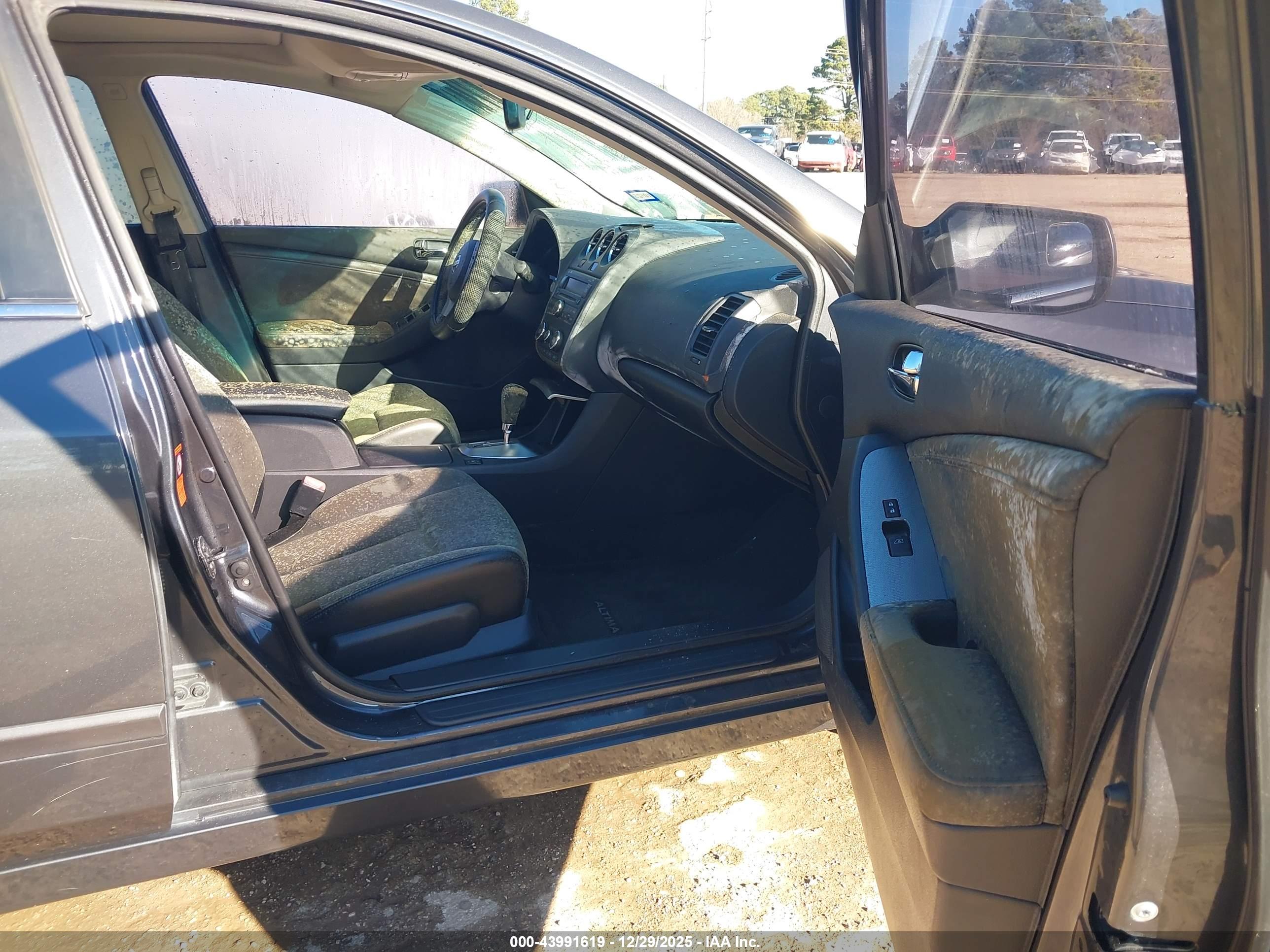 NISSAN ALTIMA image 5