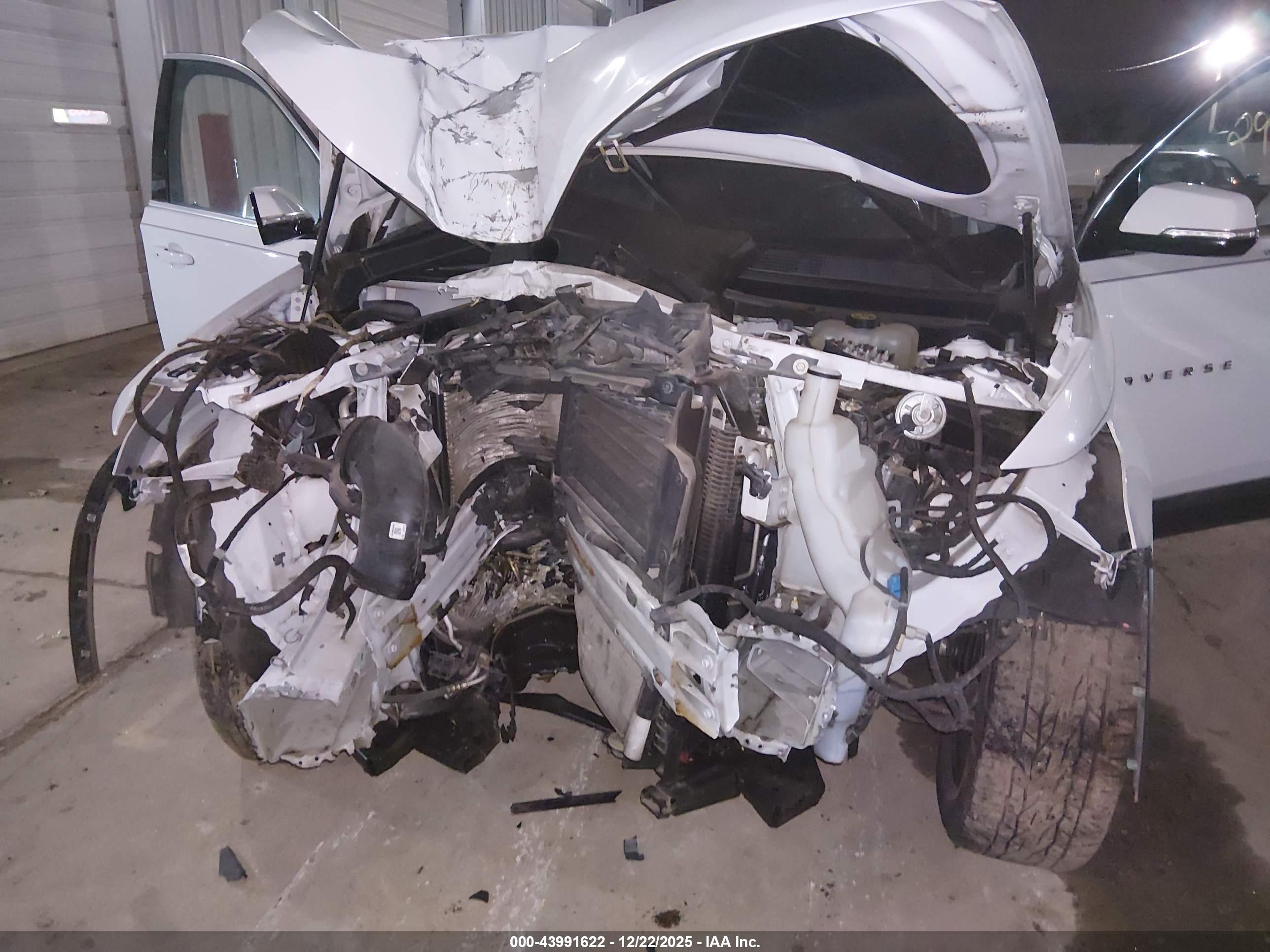 CHEVROLET TRAVERSE image 6