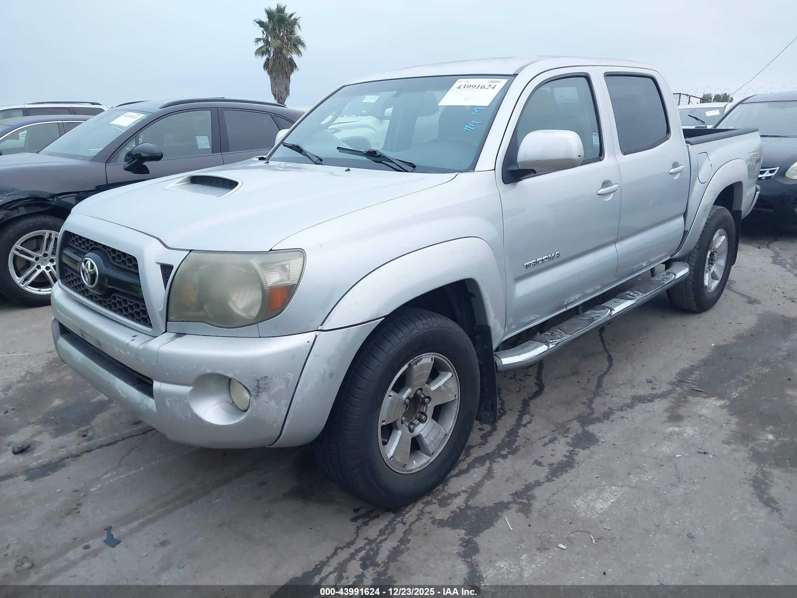 TOYOTA TACOMA image 2