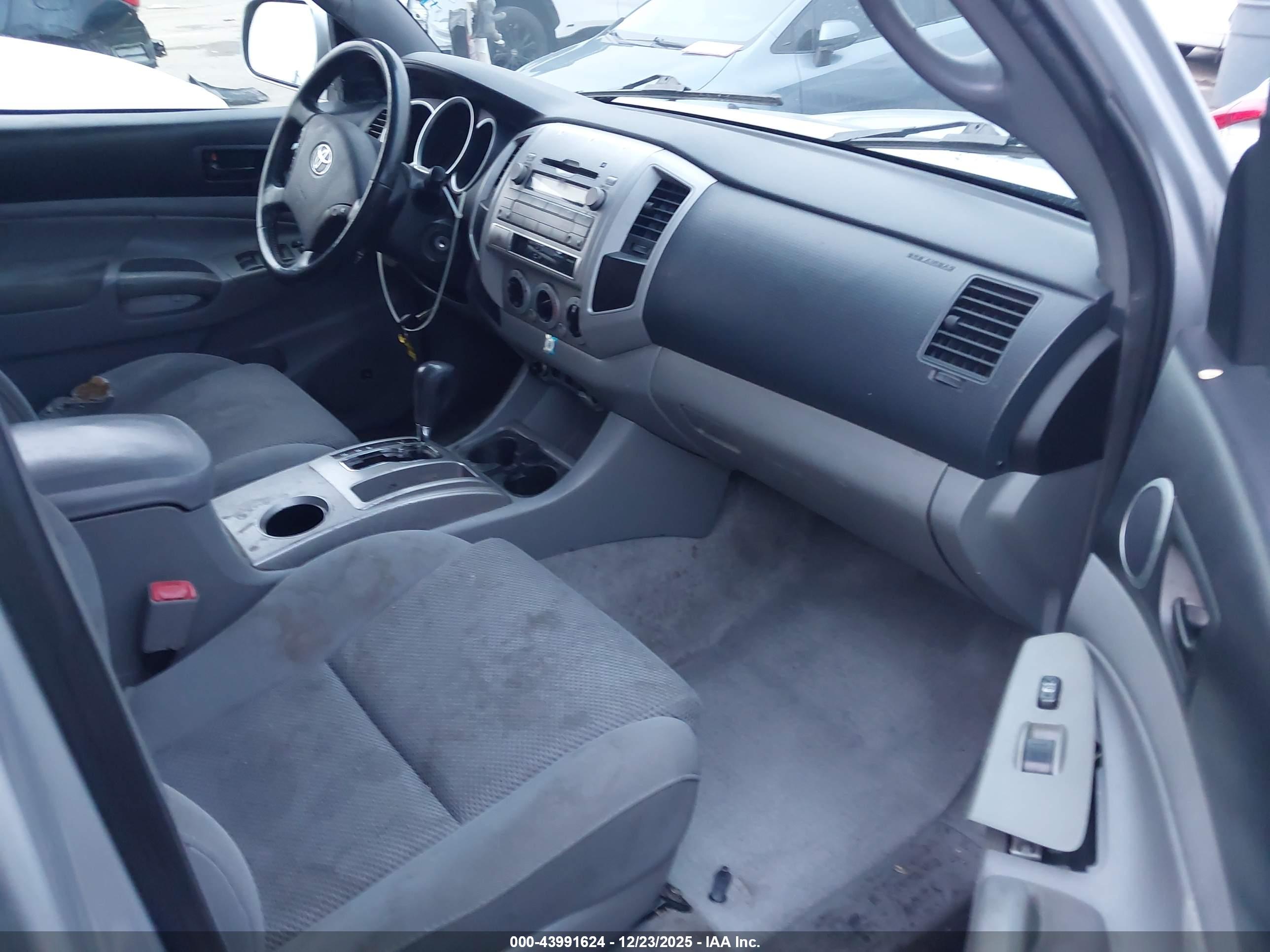 TOYOTA TACOMA image 5