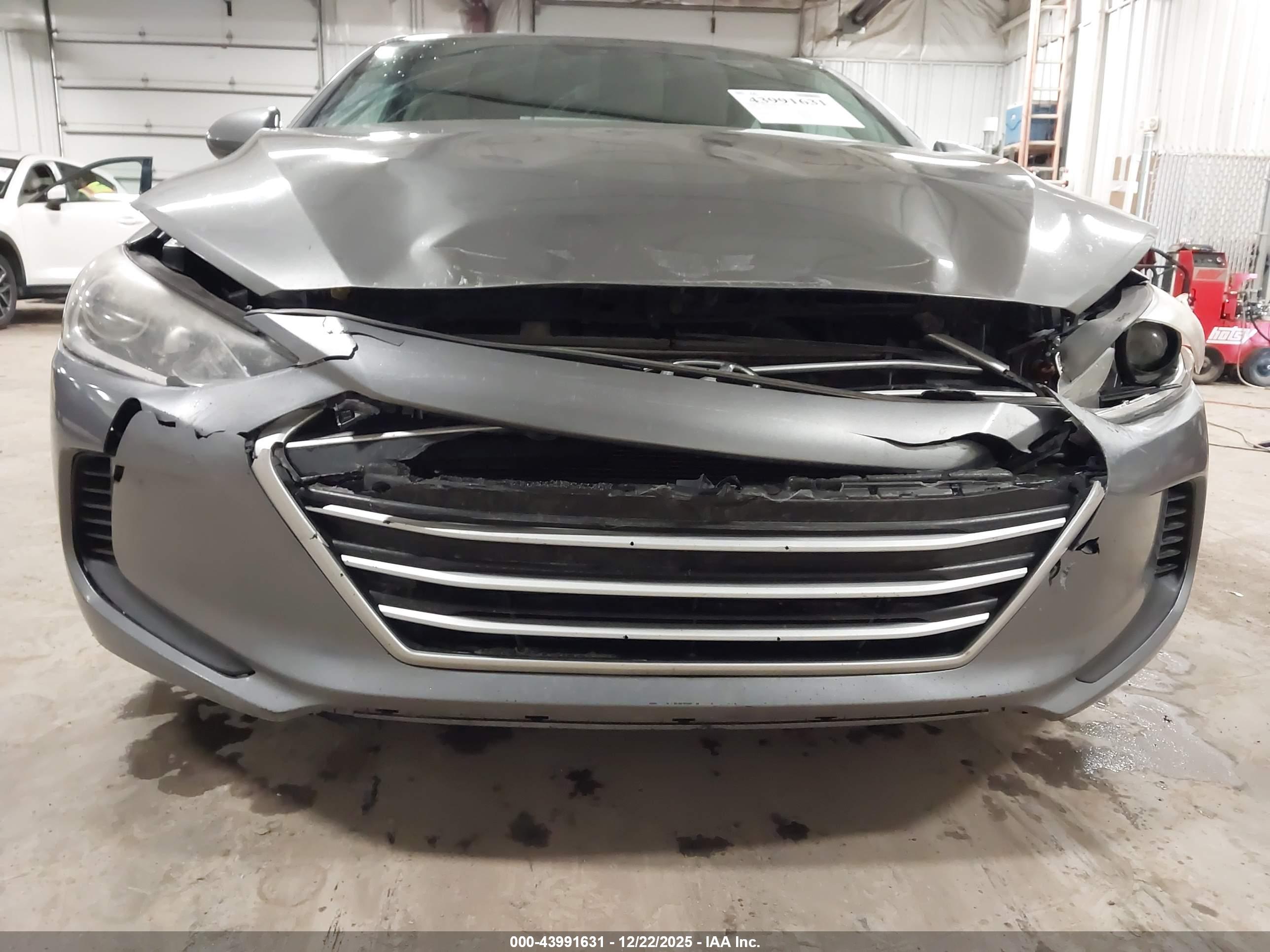 HYUNDAI ELANTRA image 6