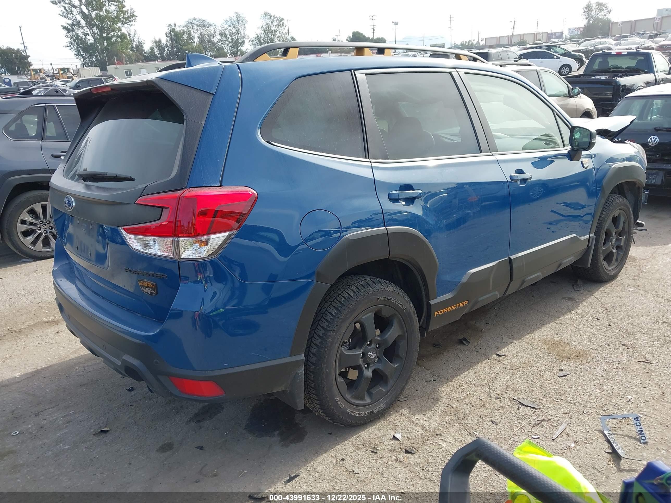 SUBARU FORESTER image 4