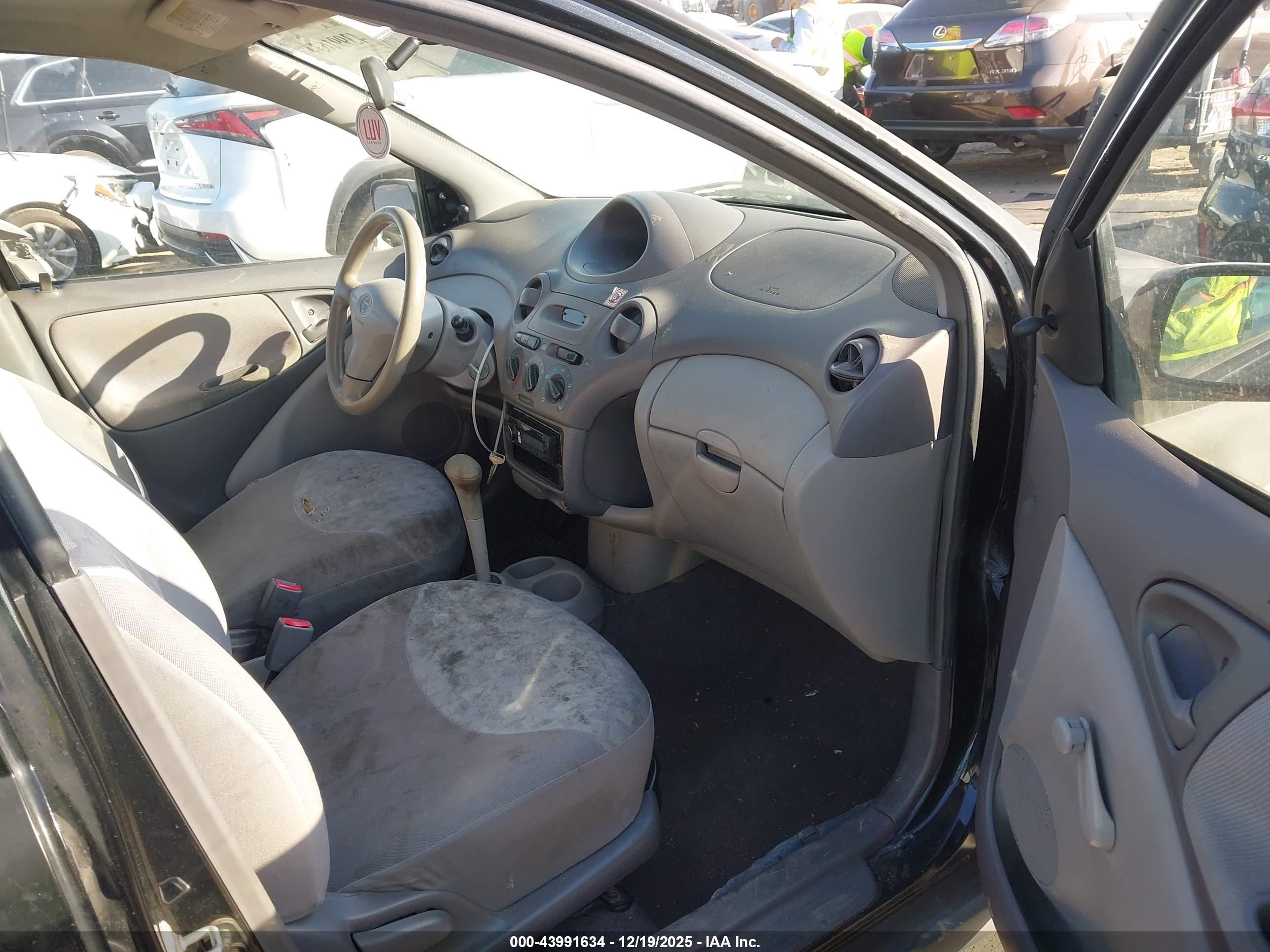 TOYOTA ECHO image 5