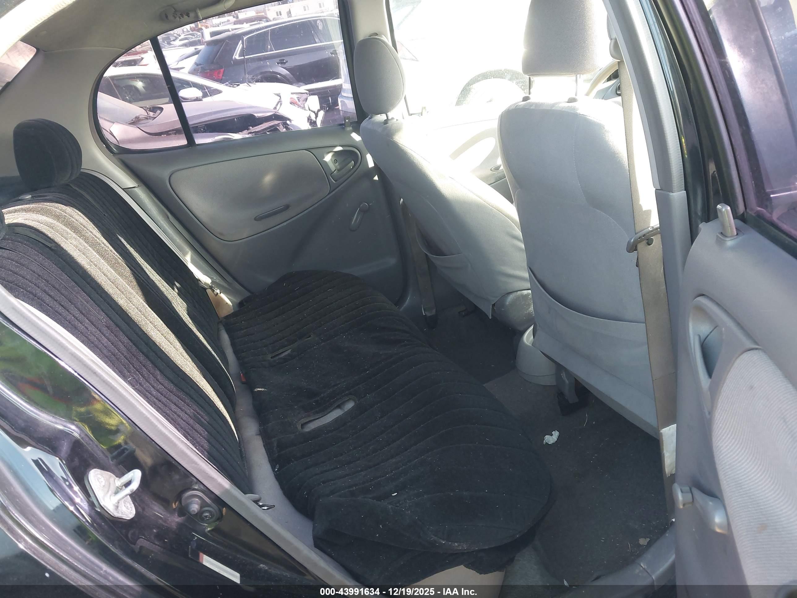 TOYOTA ECHO image 8
