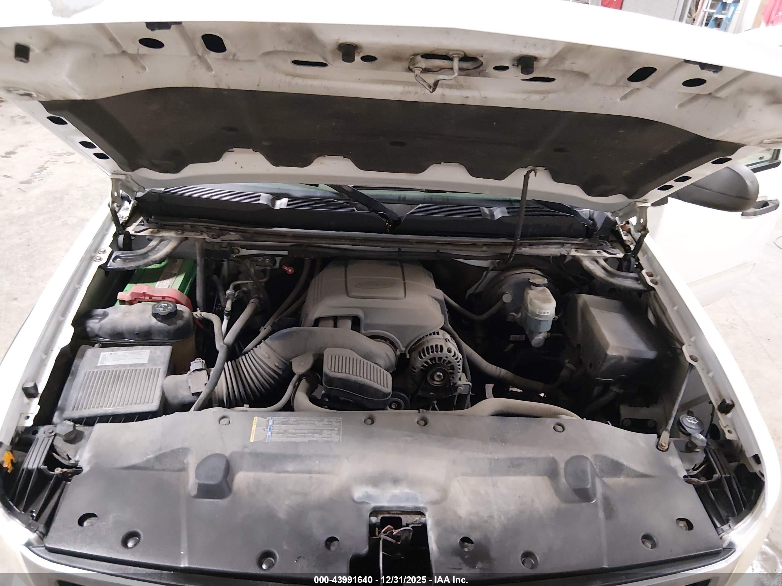 CHEVROLET SILVERADO image 10
