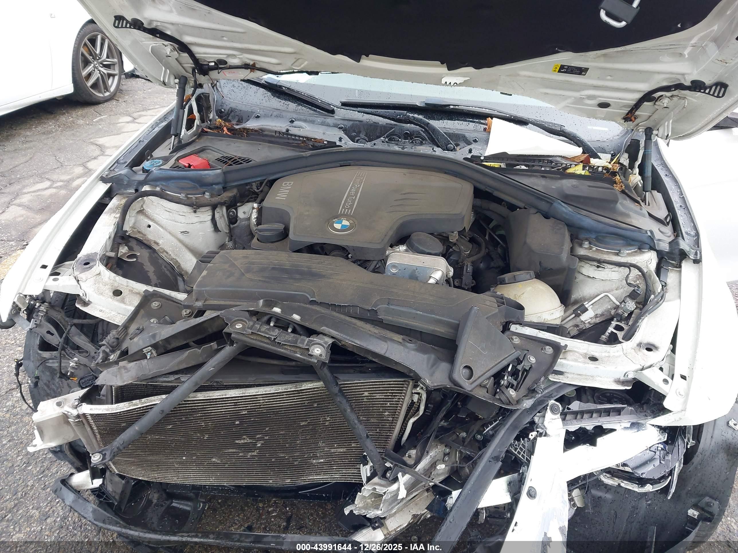 BMW 320I image 10