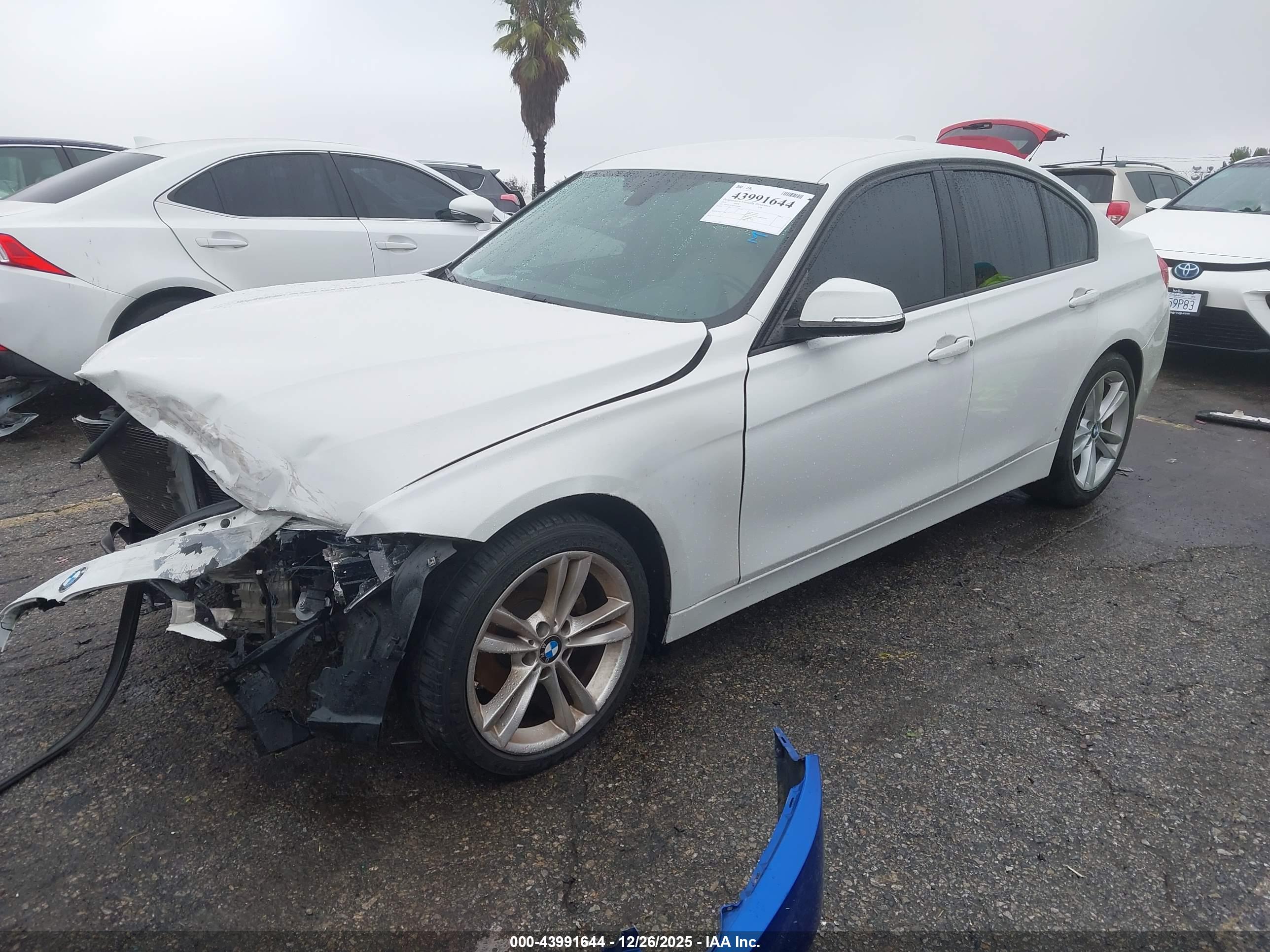 BMW 320I image 2
