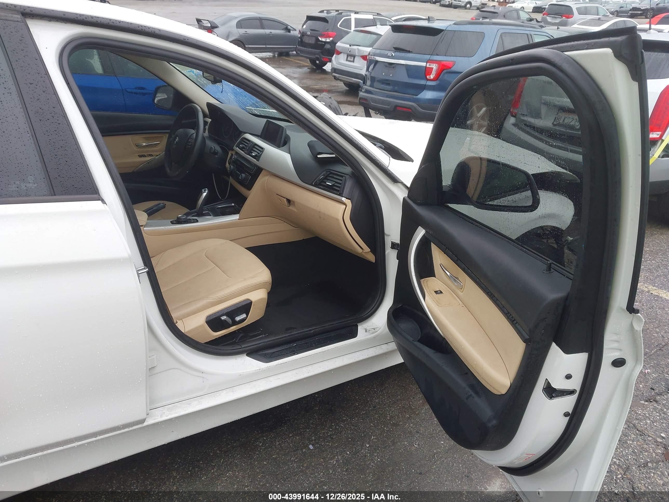 BMW 320I image 5