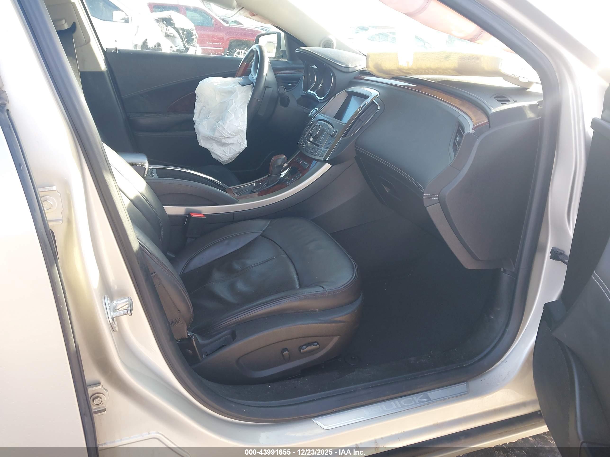 BUICK LACROSSE image 5