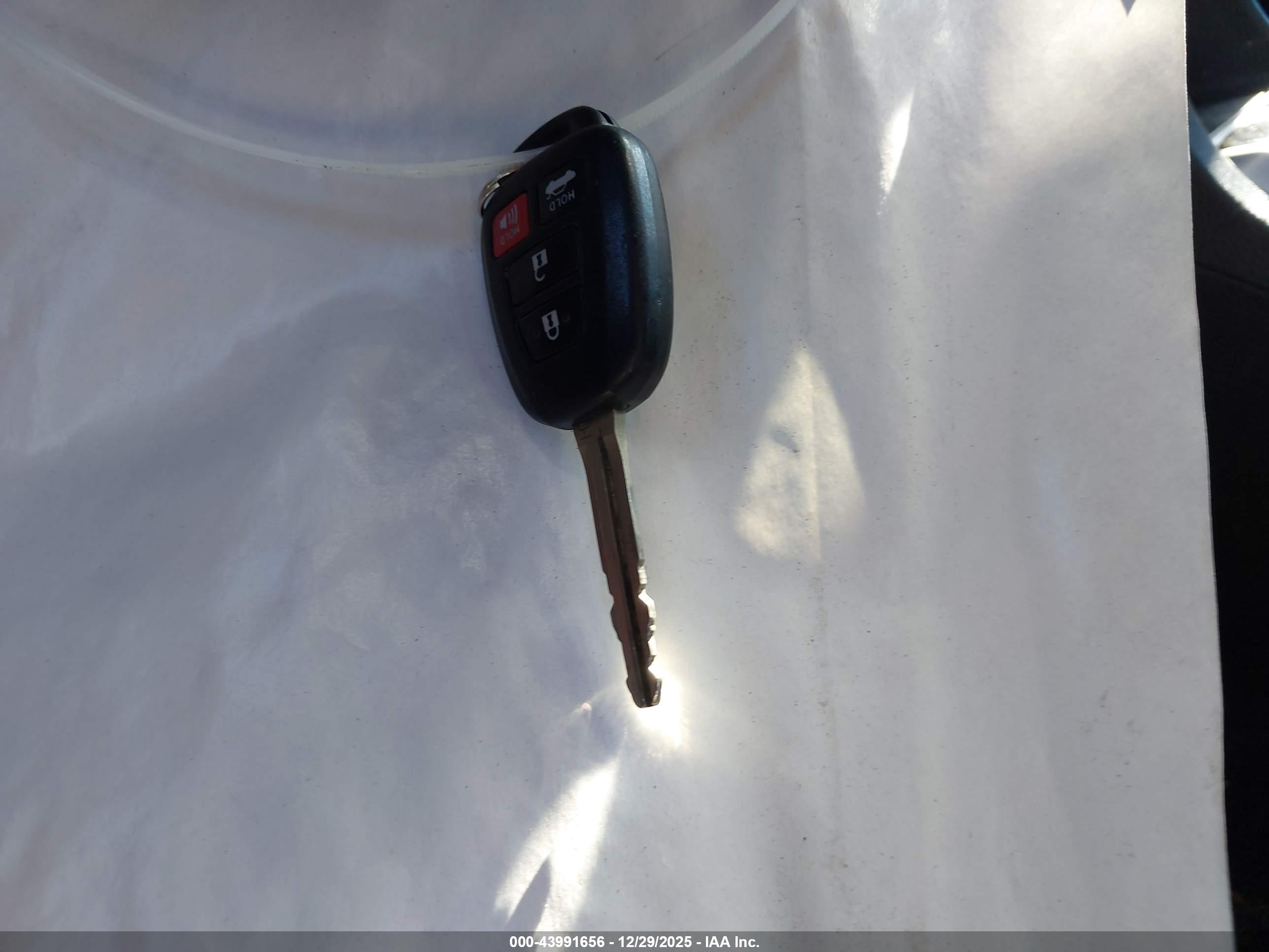 TOYOTA COROLLA image 11