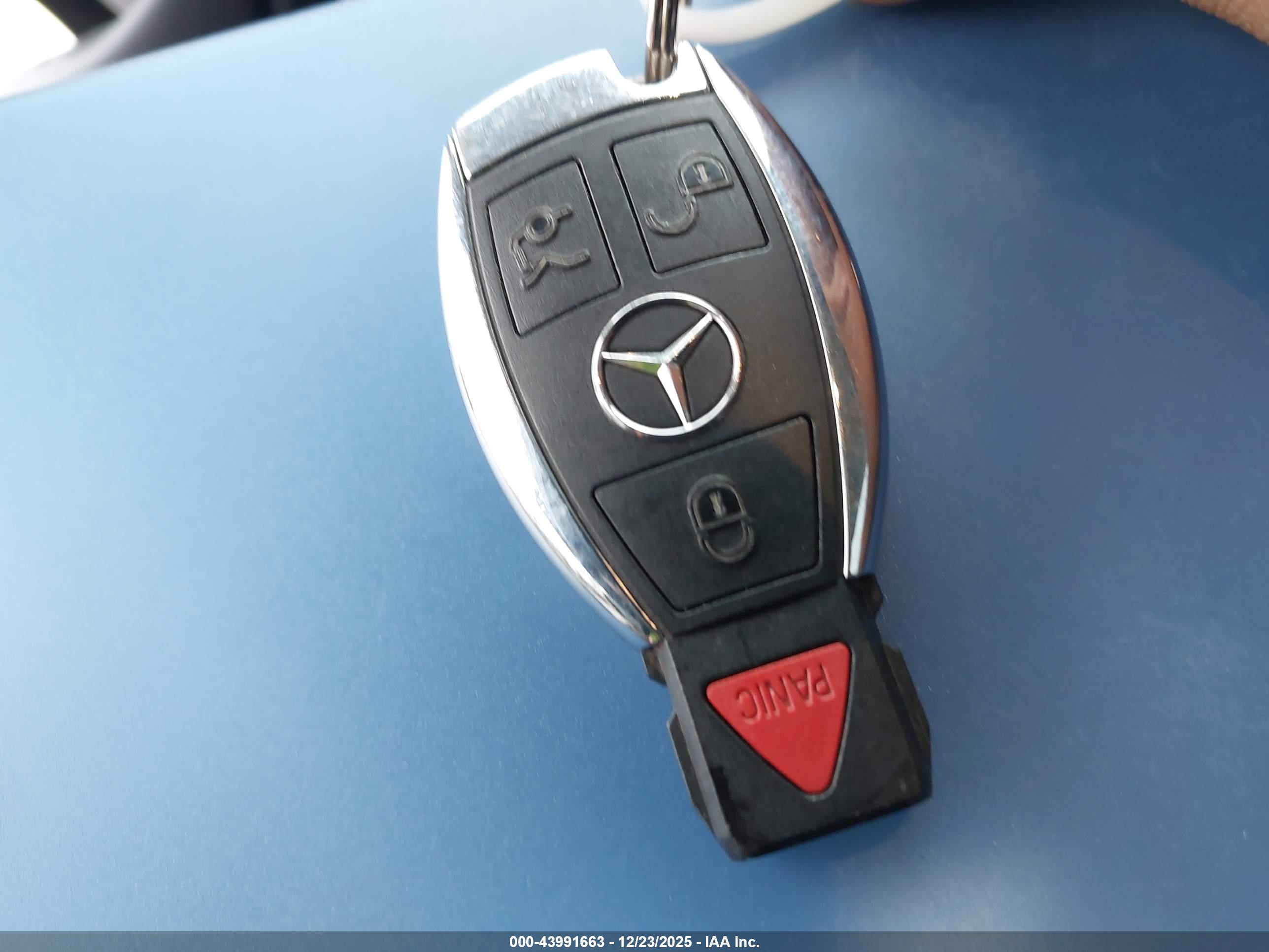 MERCEDES-BENZ GLA image 11