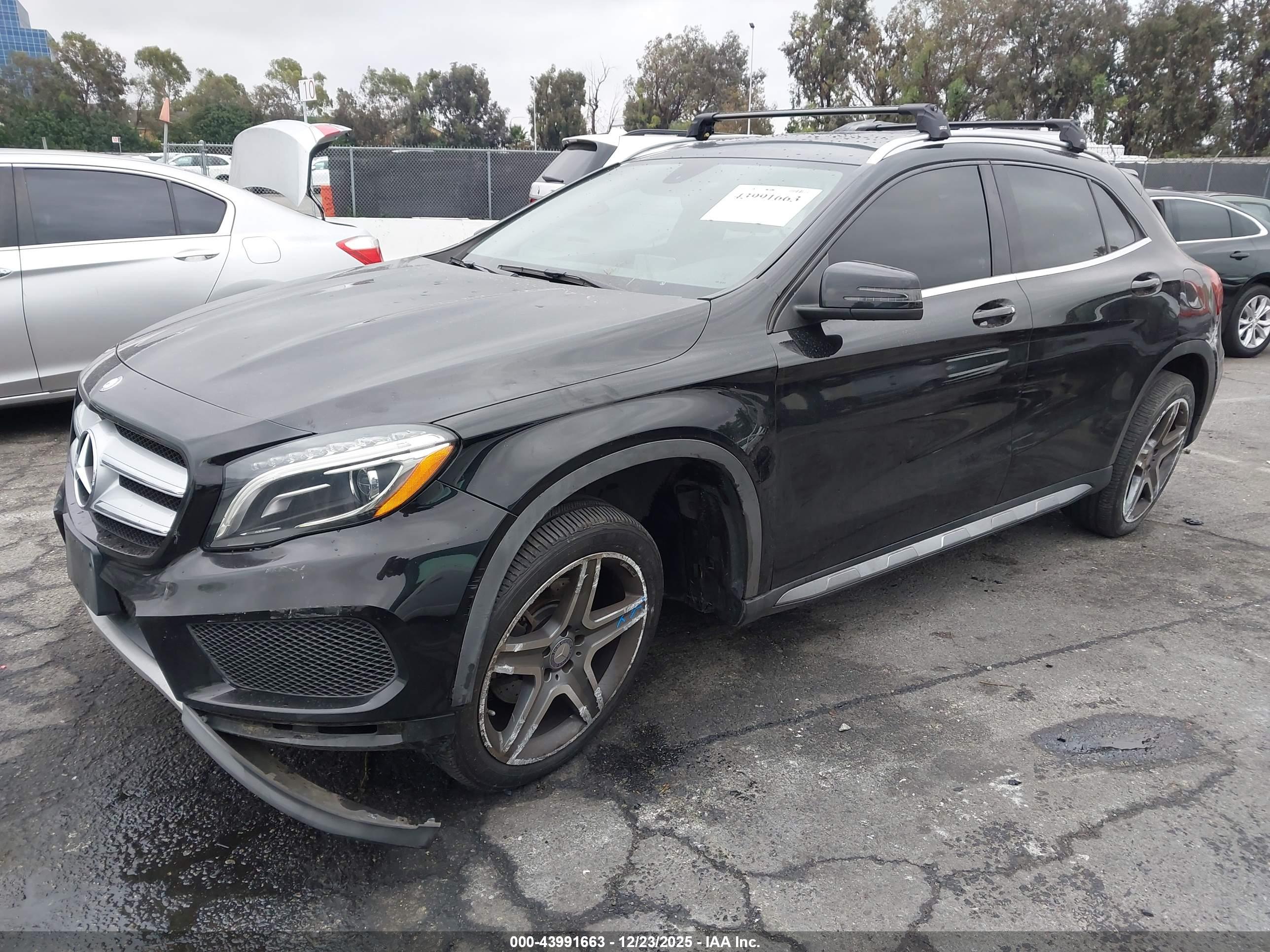 MERCEDES-BENZ GLA image 2