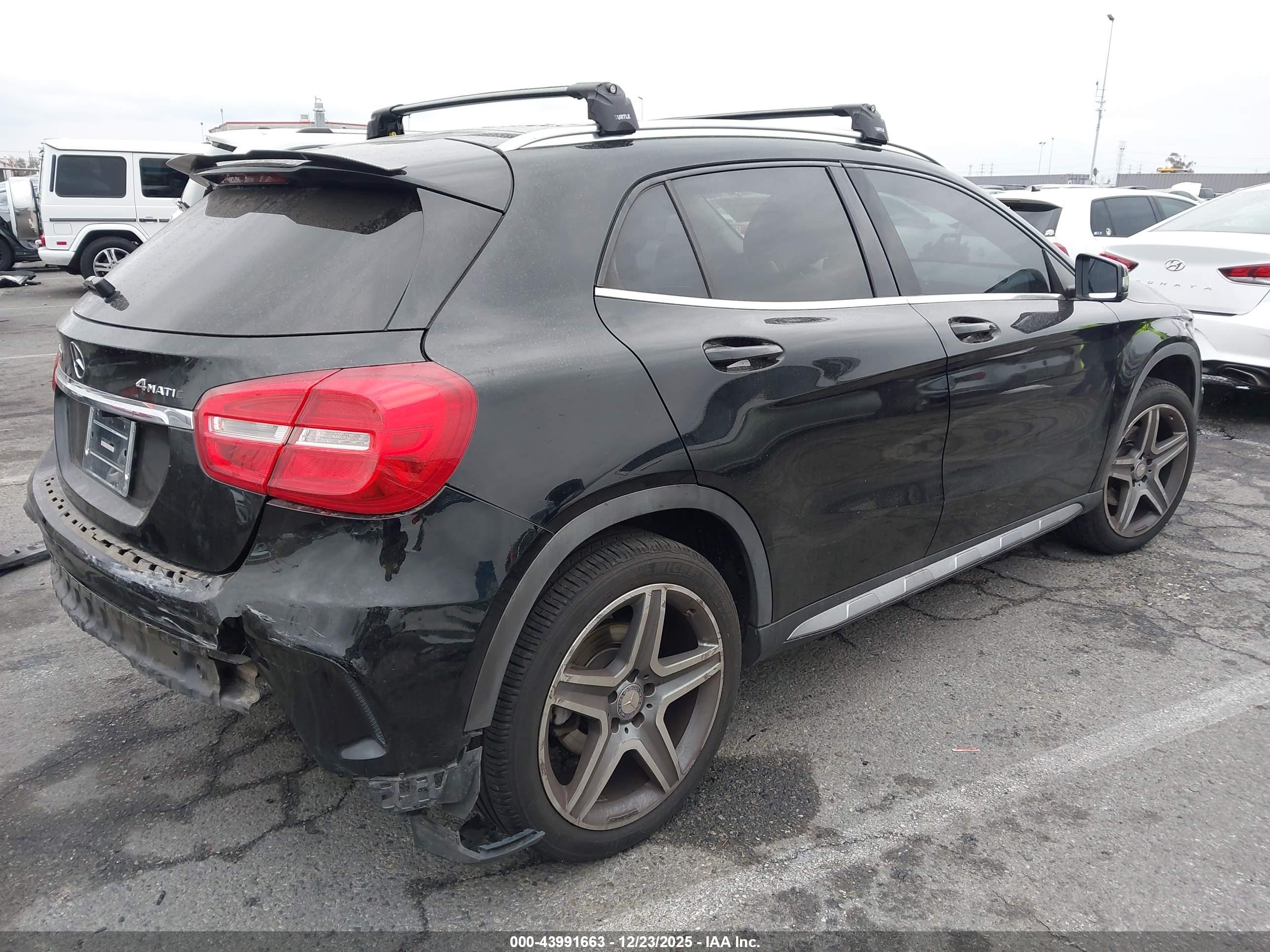MERCEDES-BENZ GLA image 4