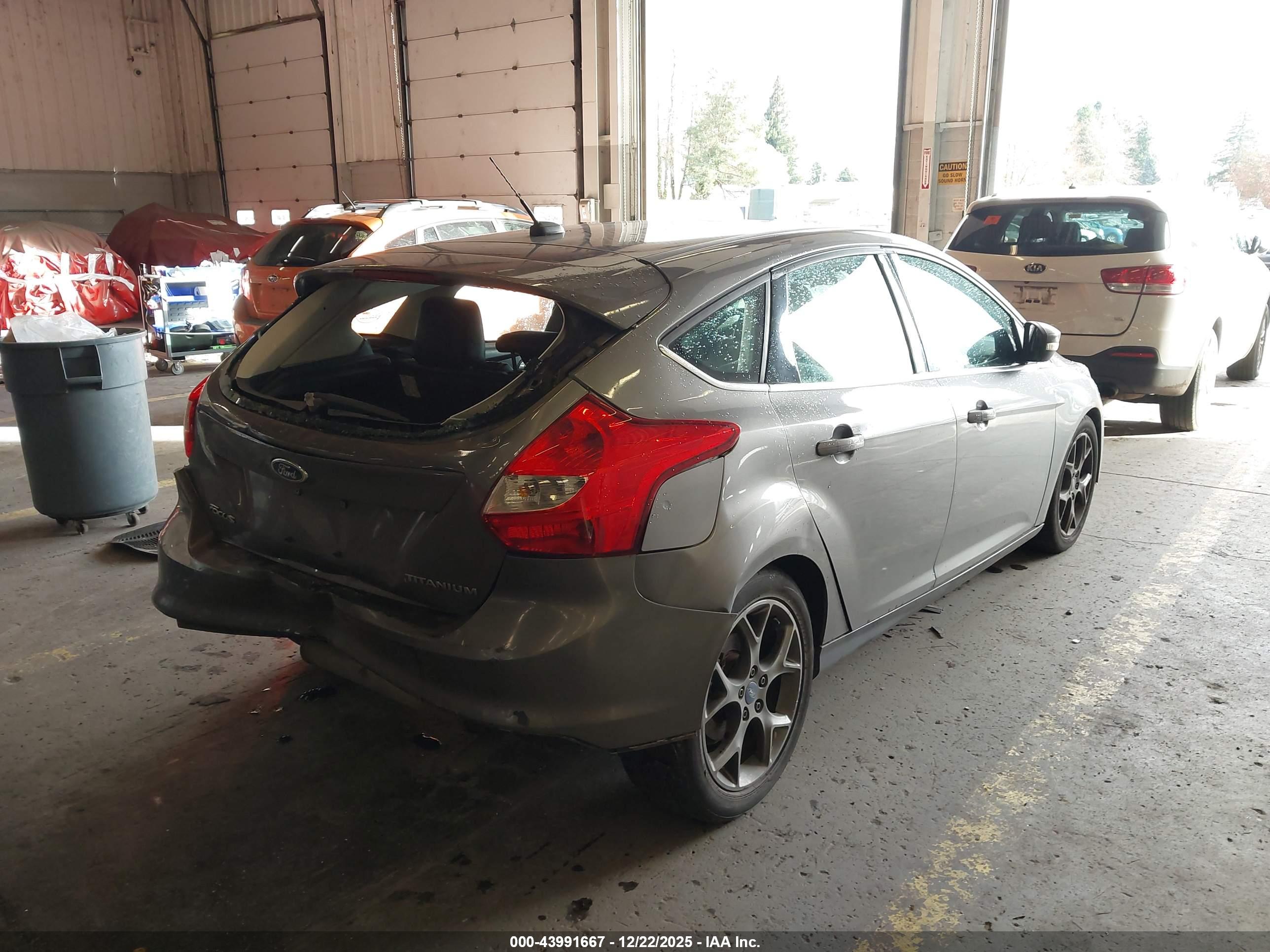FORD FOCUS image 4