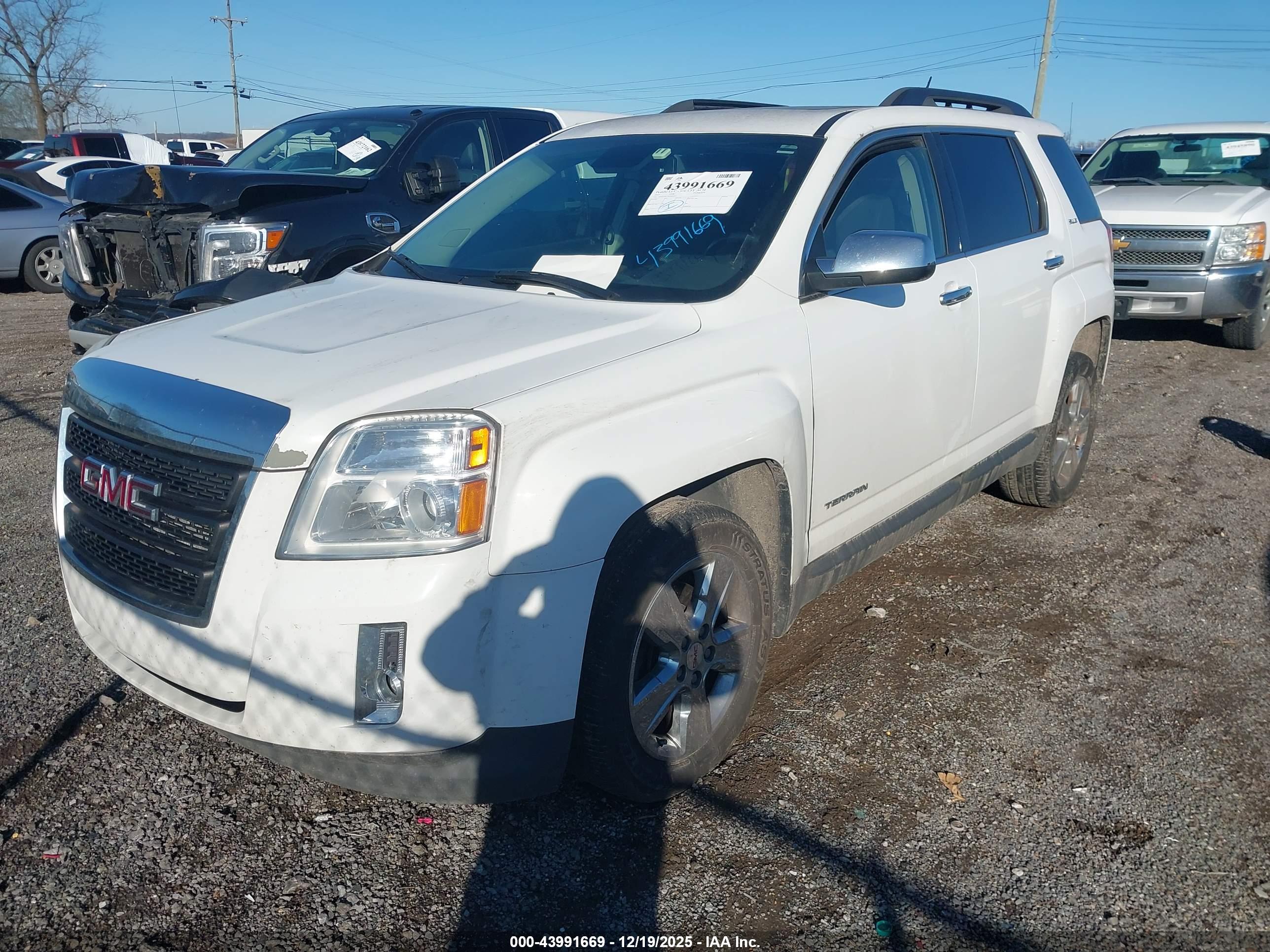 GMC TERRAIN image 2
