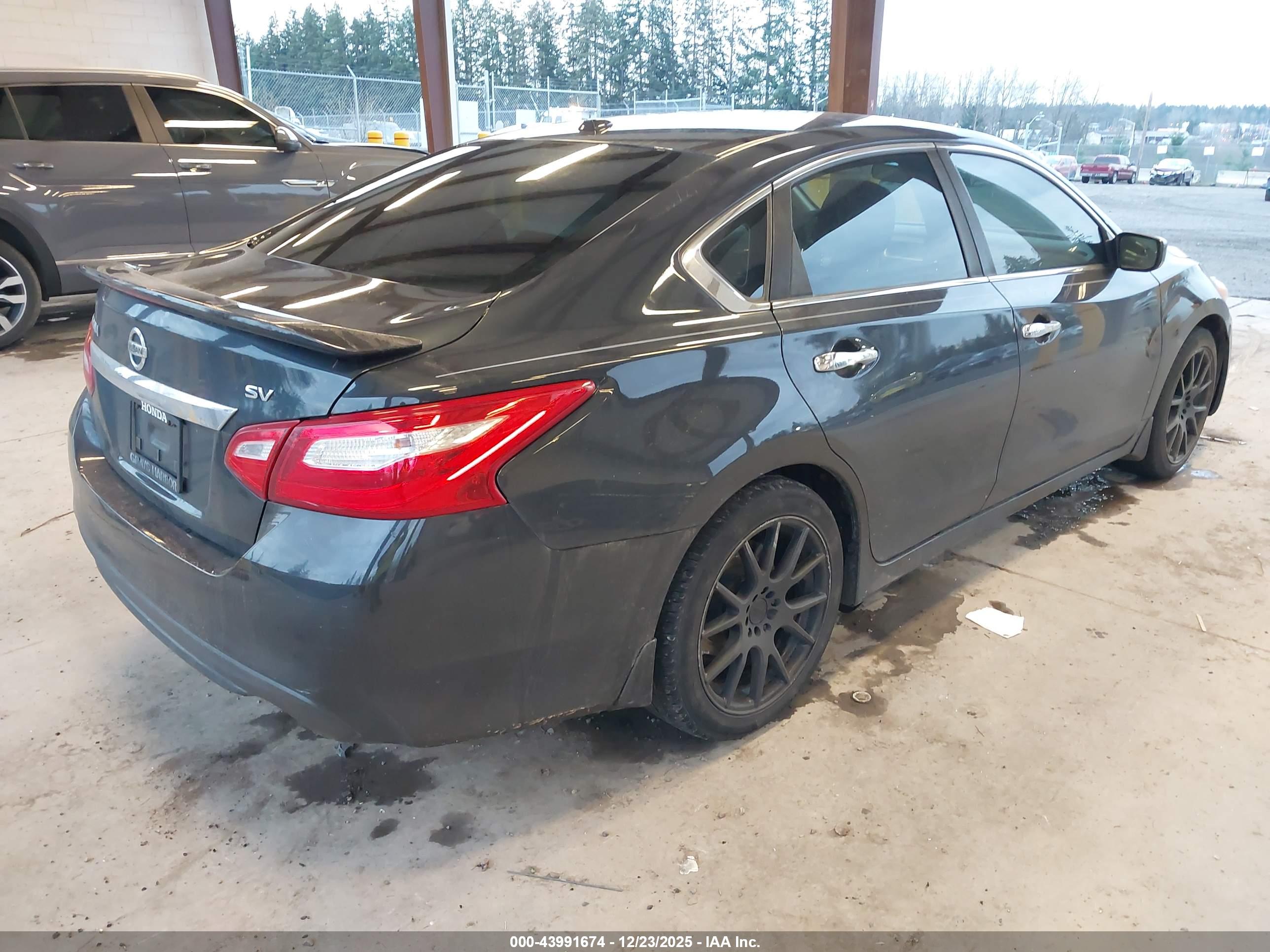 NISSAN ALTIMA image 4