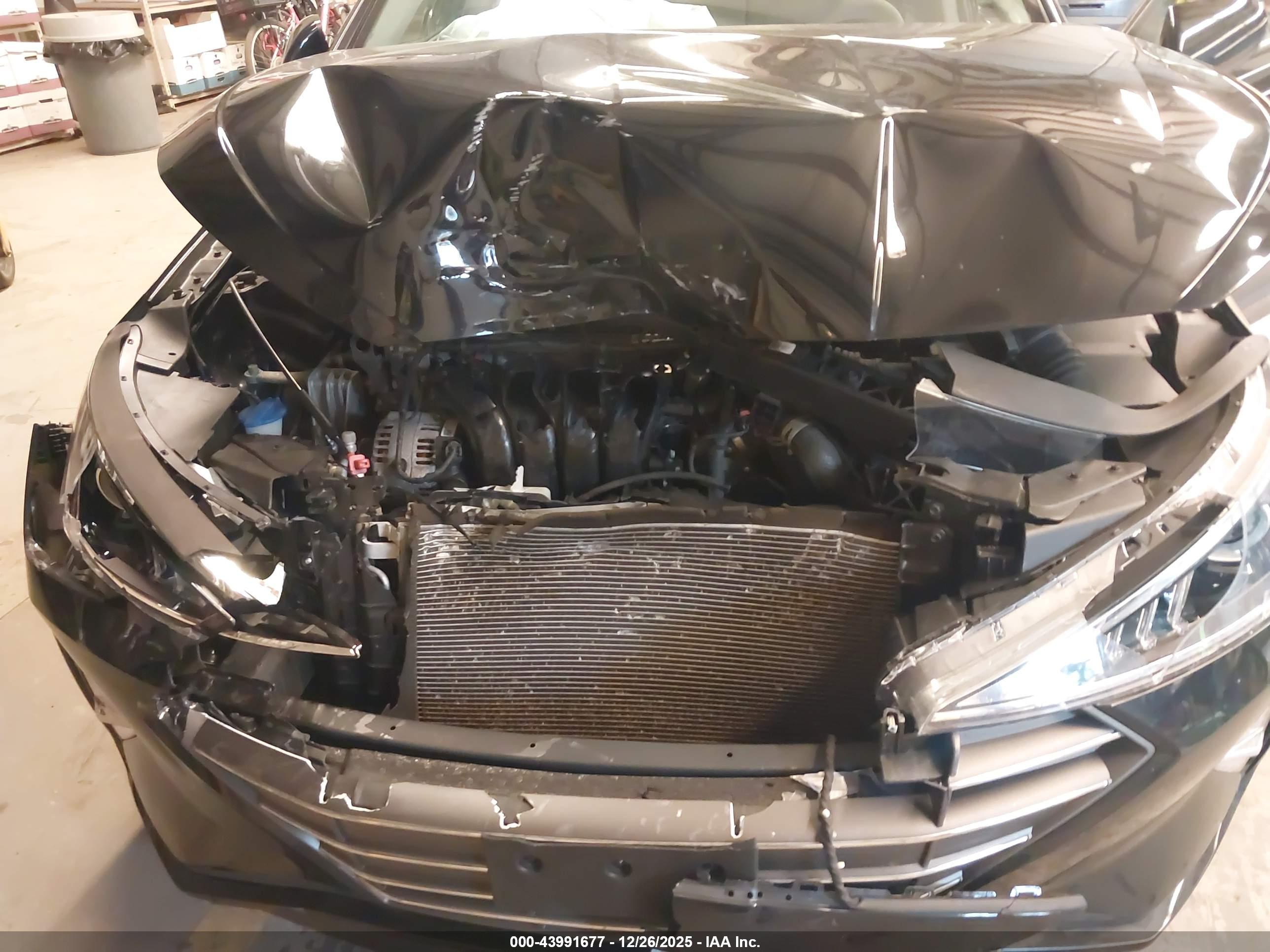 HYUNDAI ELANTRA image 6