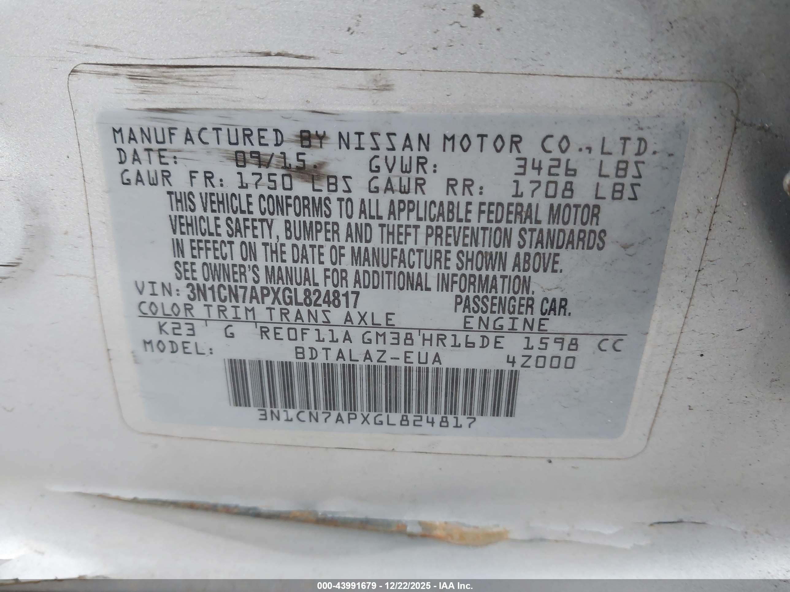 NISSAN VERSA image 9