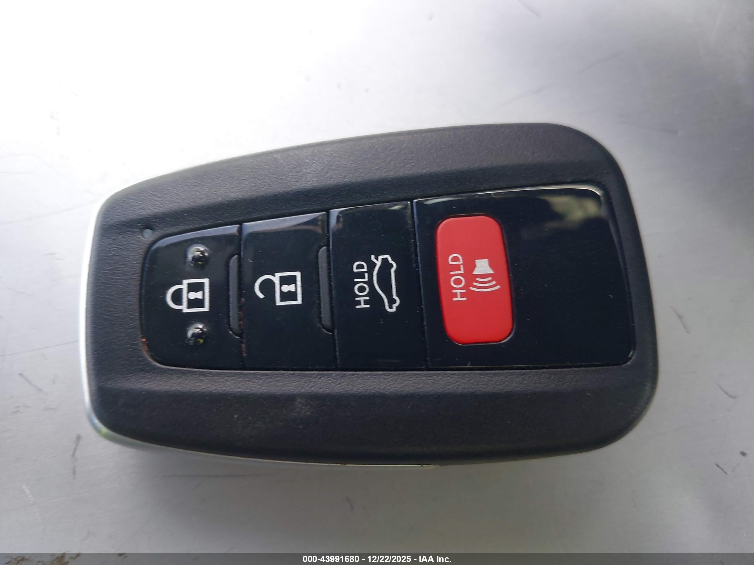 TOYOTA 4RUNNER image 11
