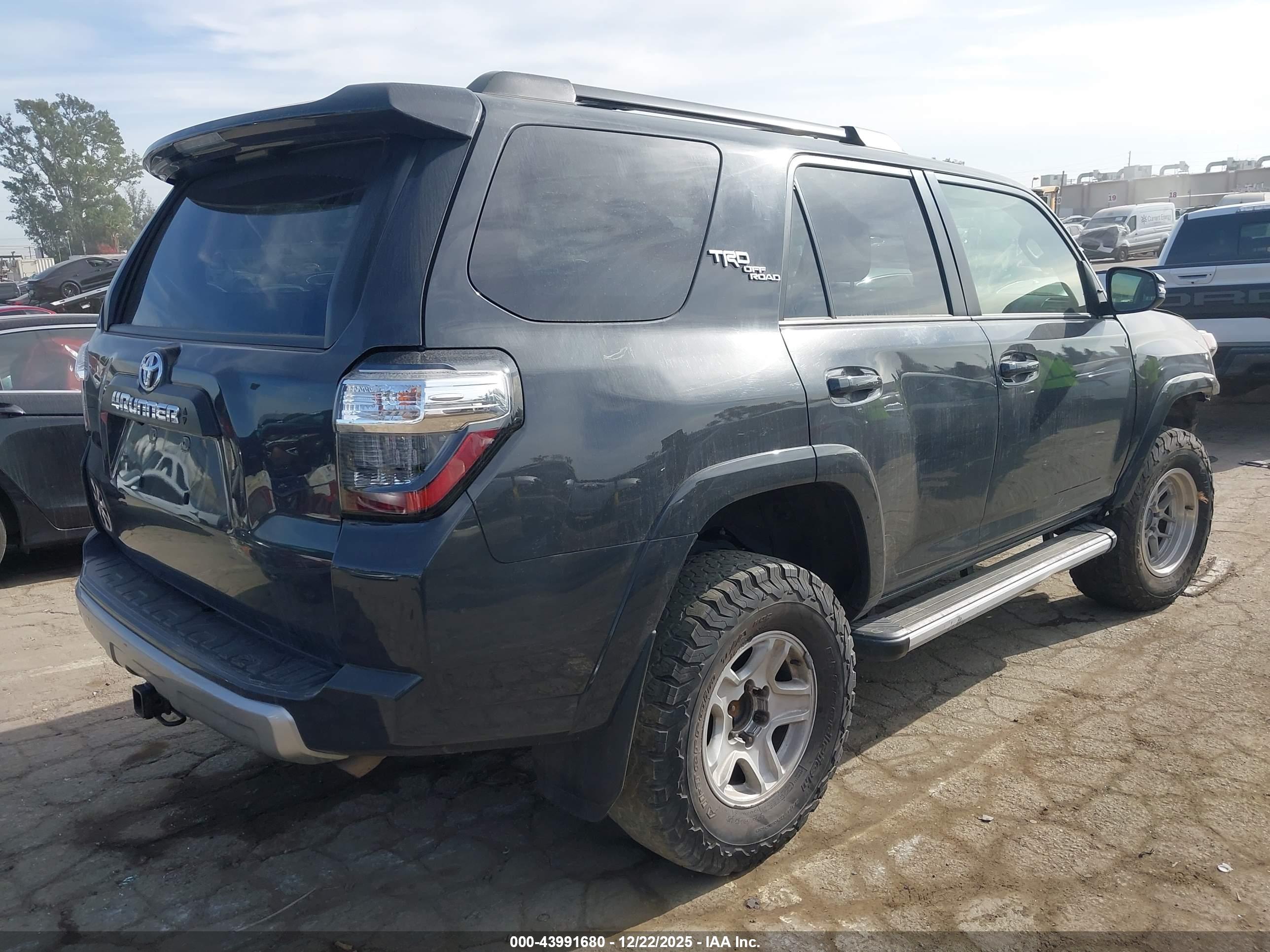 TOYOTA 4RUNNER image 4