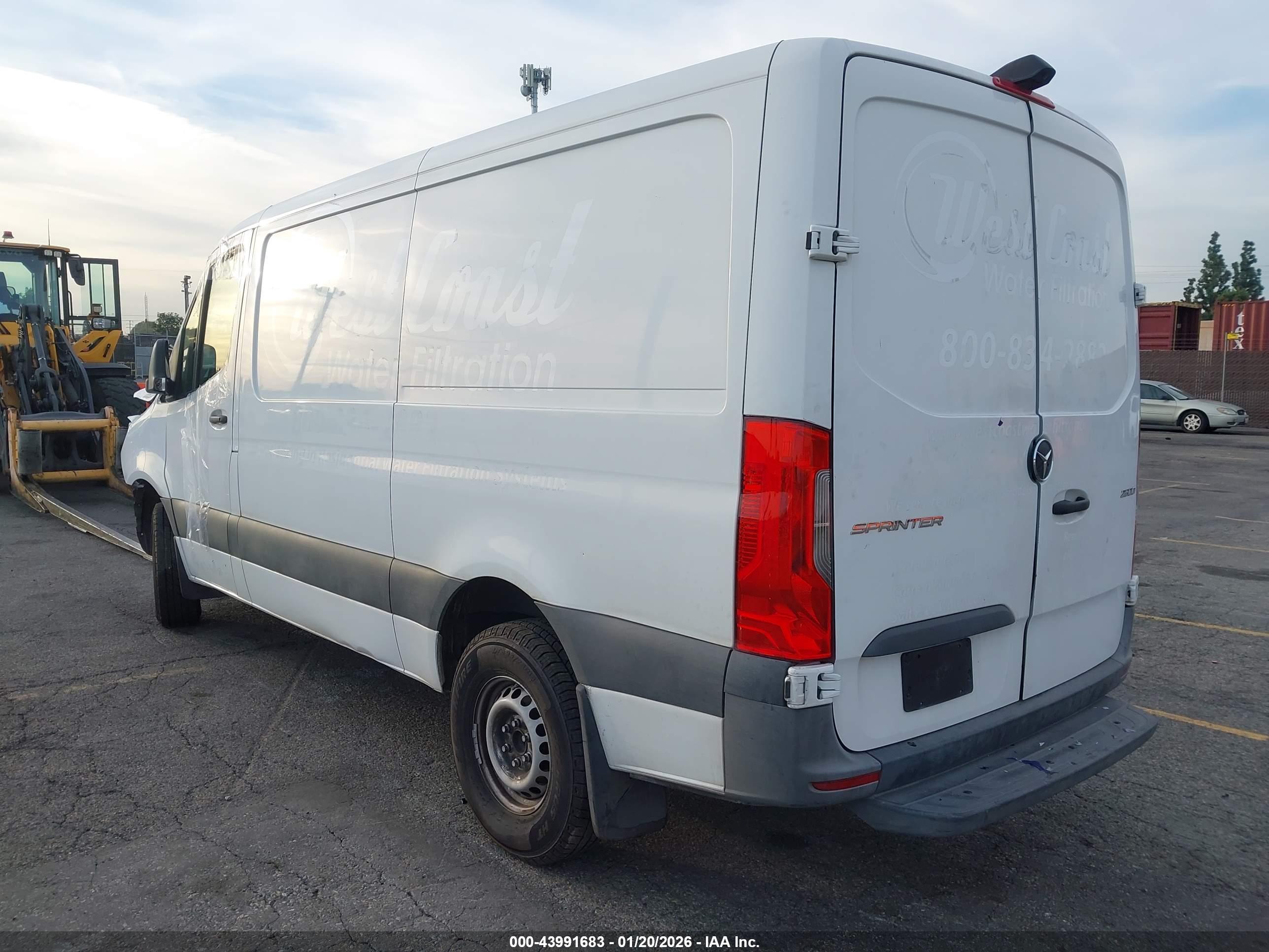 MERCEDES-BENZ SPRINTER image 3