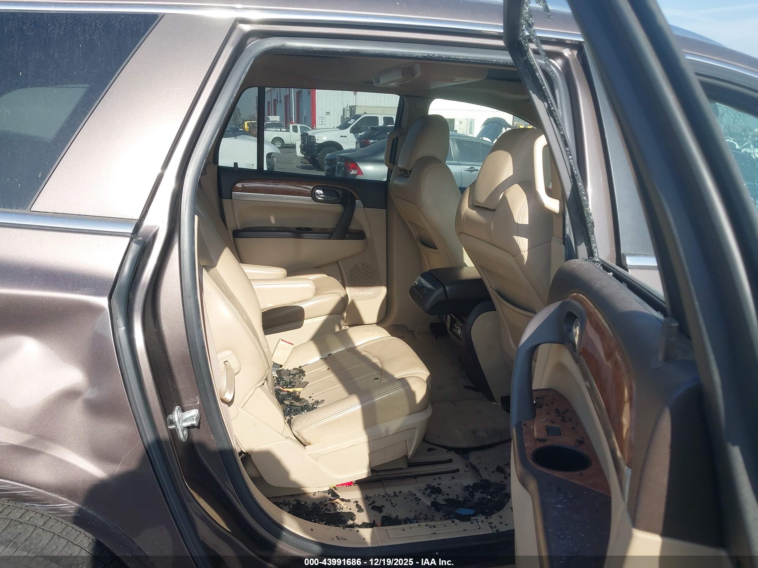 BUICK ENCLAVE image 8